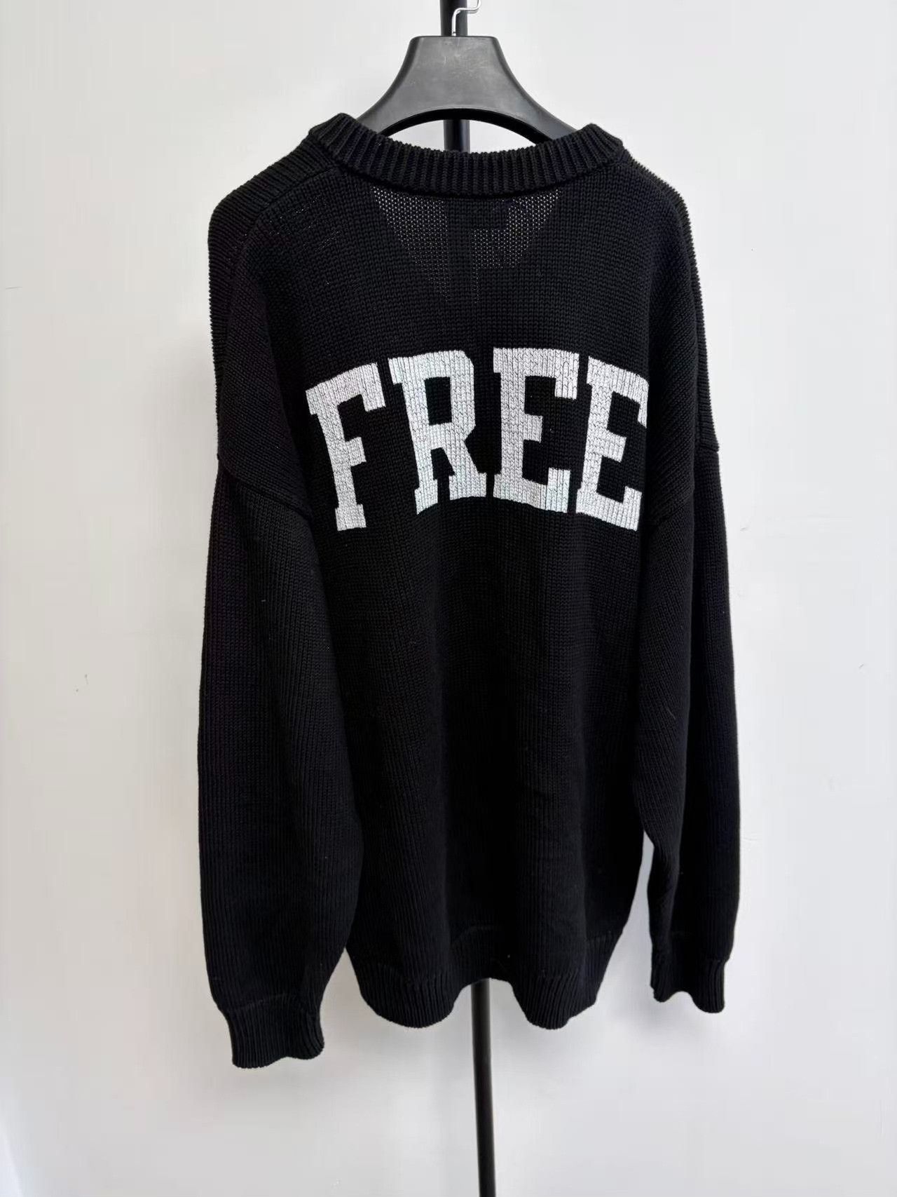 Balenciaga Balenciaga FREE Logo V-Neck Knit Sweater Black Size S Size US S / EU 44-46 / 1 - 2 Thumbnail