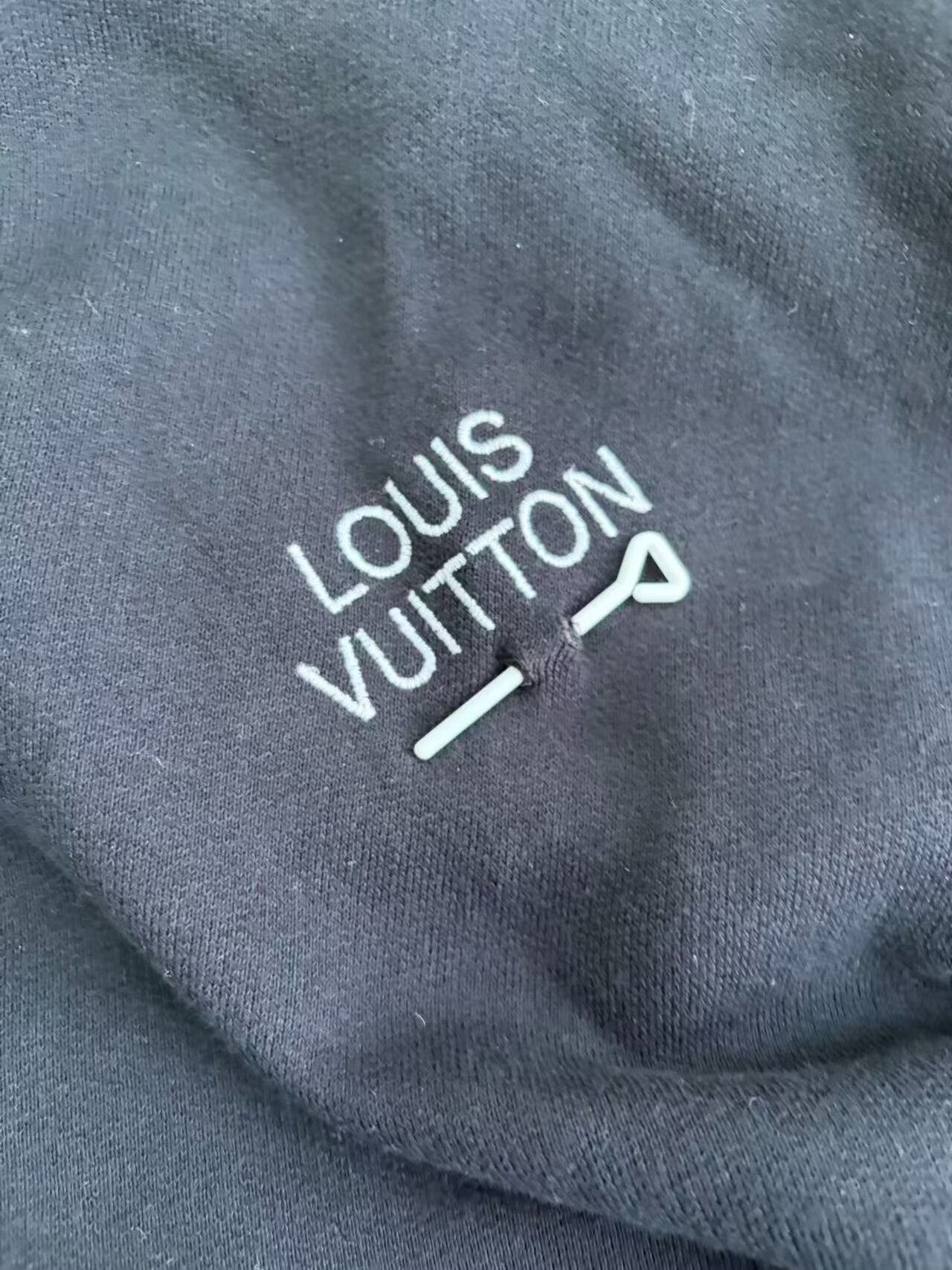 Louis Vuitton Louis Vuitton Logo Print Hoodie Size S Size US S / EU 44-46 / 1 - 4 Thumbnail