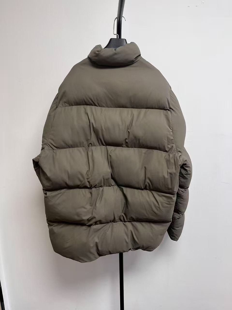 Balenciaga Balenciaga Logo Embroidered Puffer Jacket XS Size US XS / EU 42 / 0 - 3 Thumbnail