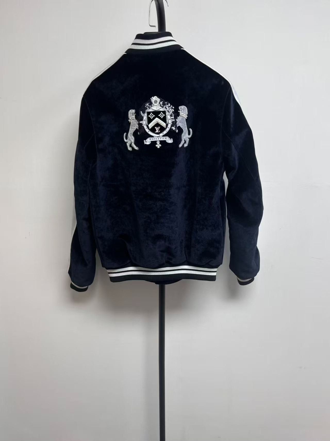 Louis Vuitton Louis Vuitton Embroidered Velvet Varsity Jacket Size 44 Size US S / EU 44-46 / 1 - 3 Thumbnail