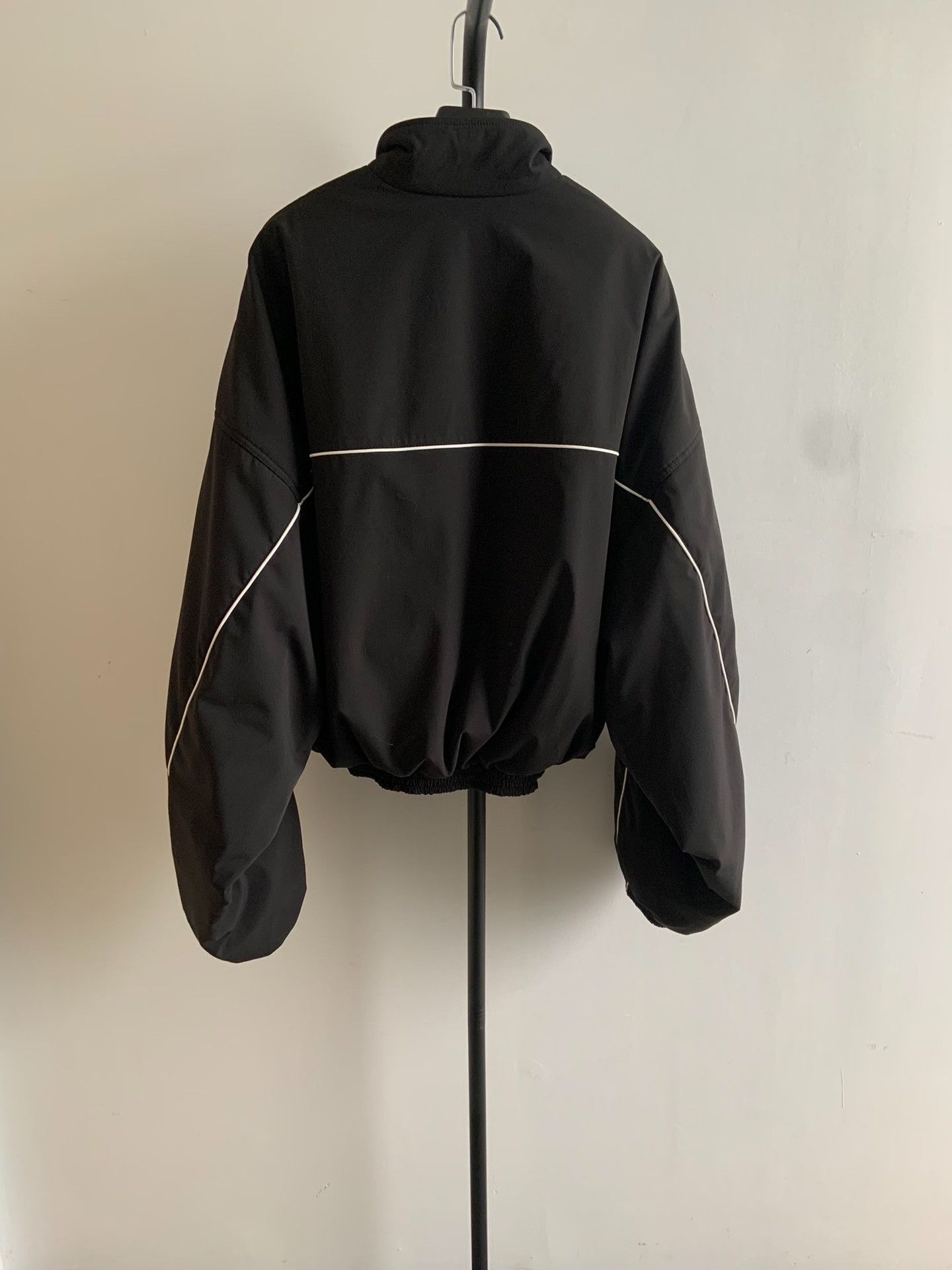 Balenciaga Balenciaga Round Tracksuit Jacket Size 44 Size US S / EU 44-46 / 1 - 3 Thumbnail