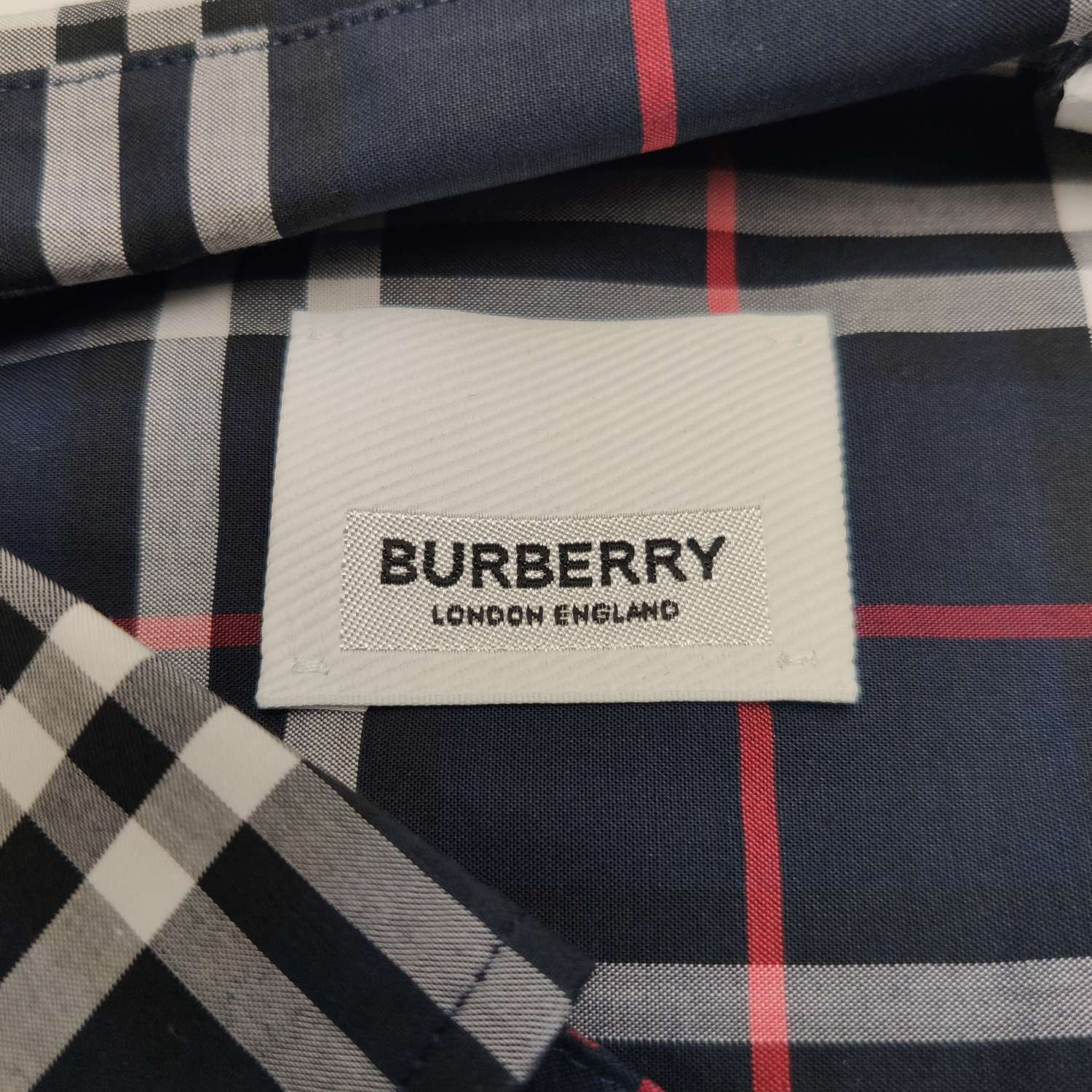 Burberry Burberry Men s Button Ups Size US S / EU 44-46 / 1 - 5 Thumbnail