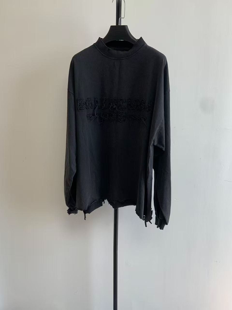 Balenciaga Balenciaga Distressed Logo Long Sleeve Shirt Size 1 Size US S / EU 44-46 / 1 - 2 Thumbnail
