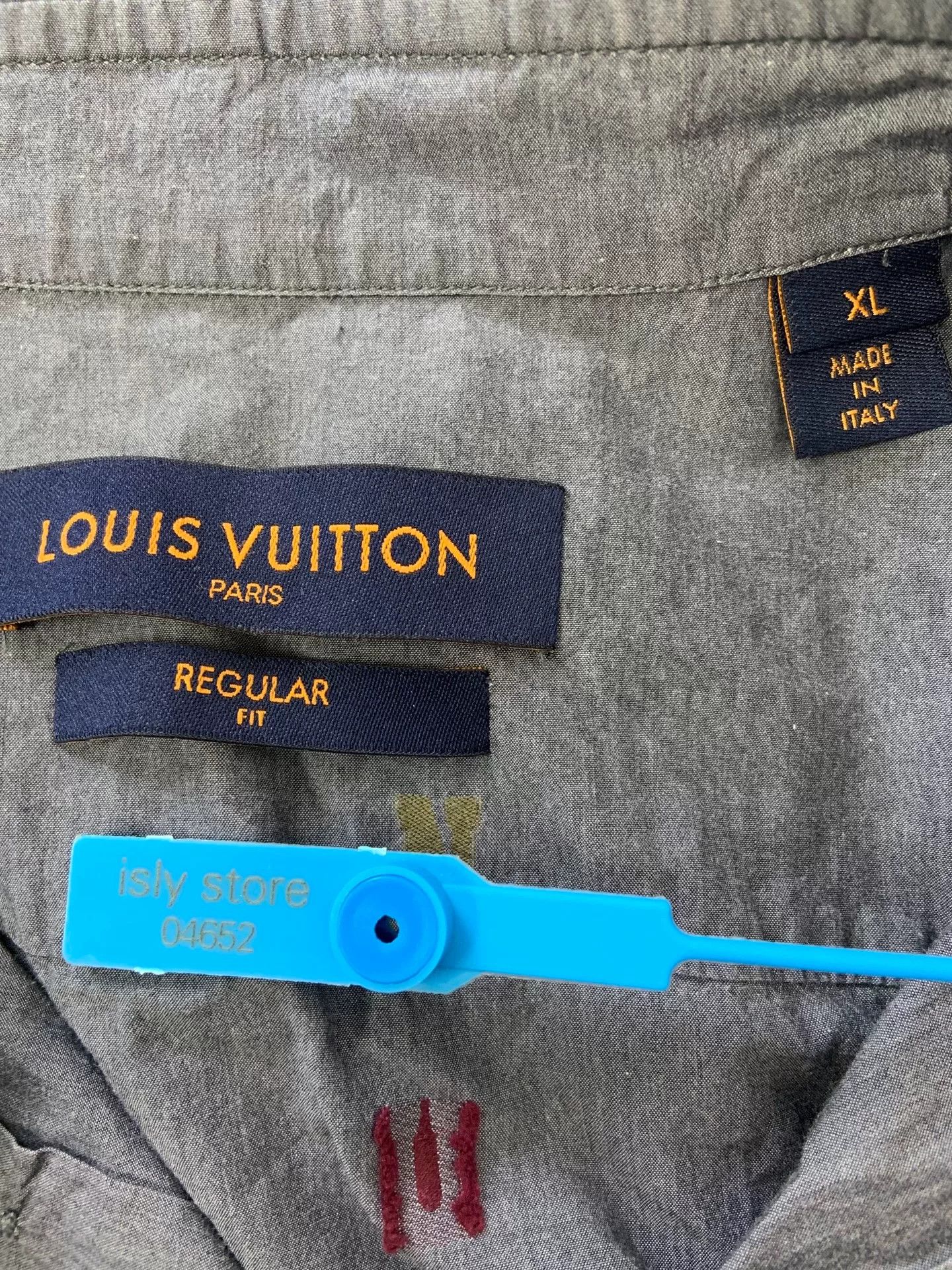Louis Vuitton Louis Vuitton Logo Letter Print Shirt XL Size US XL / EU 56 / 4 - 5 Thumbnail