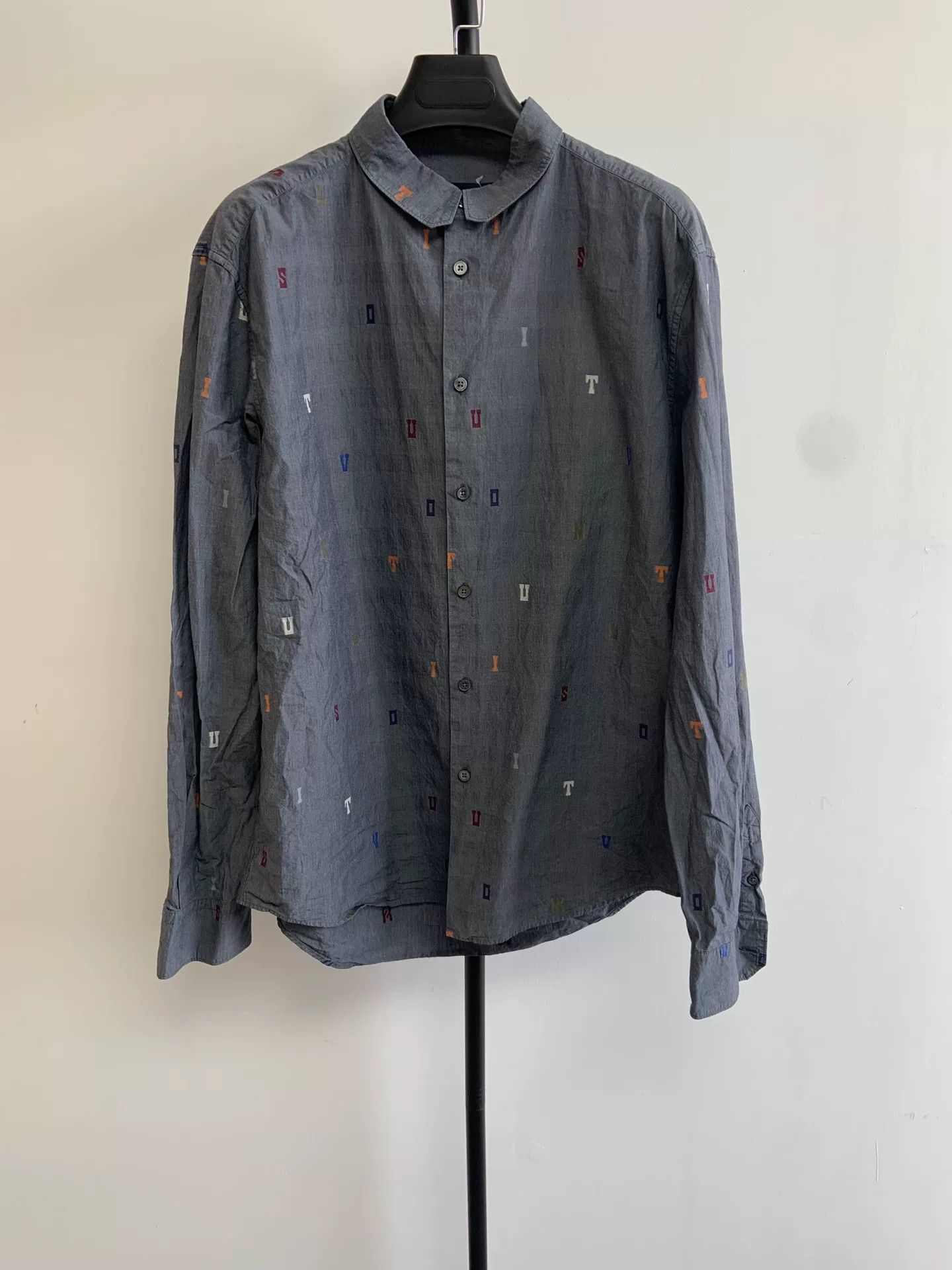 Louis Vuitton Louis Vuitton Logo Letter Print Shirt XL Size US XL / EU 56 / 4 - 2 Thumbnail