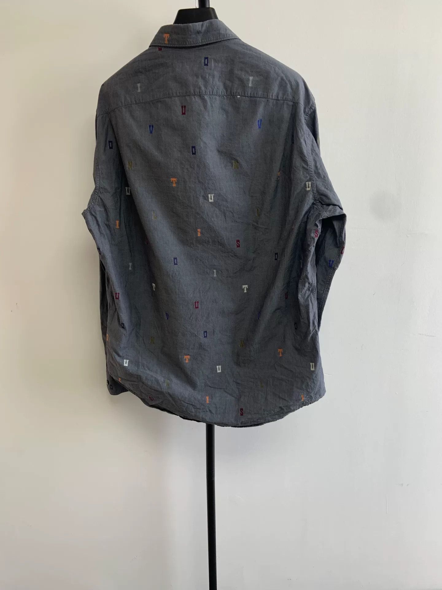 Louis Vuitton Louis Vuitton Logo Letter Print Shirt XL Size US XL / EU 56 / 4 - 3 Thumbnail