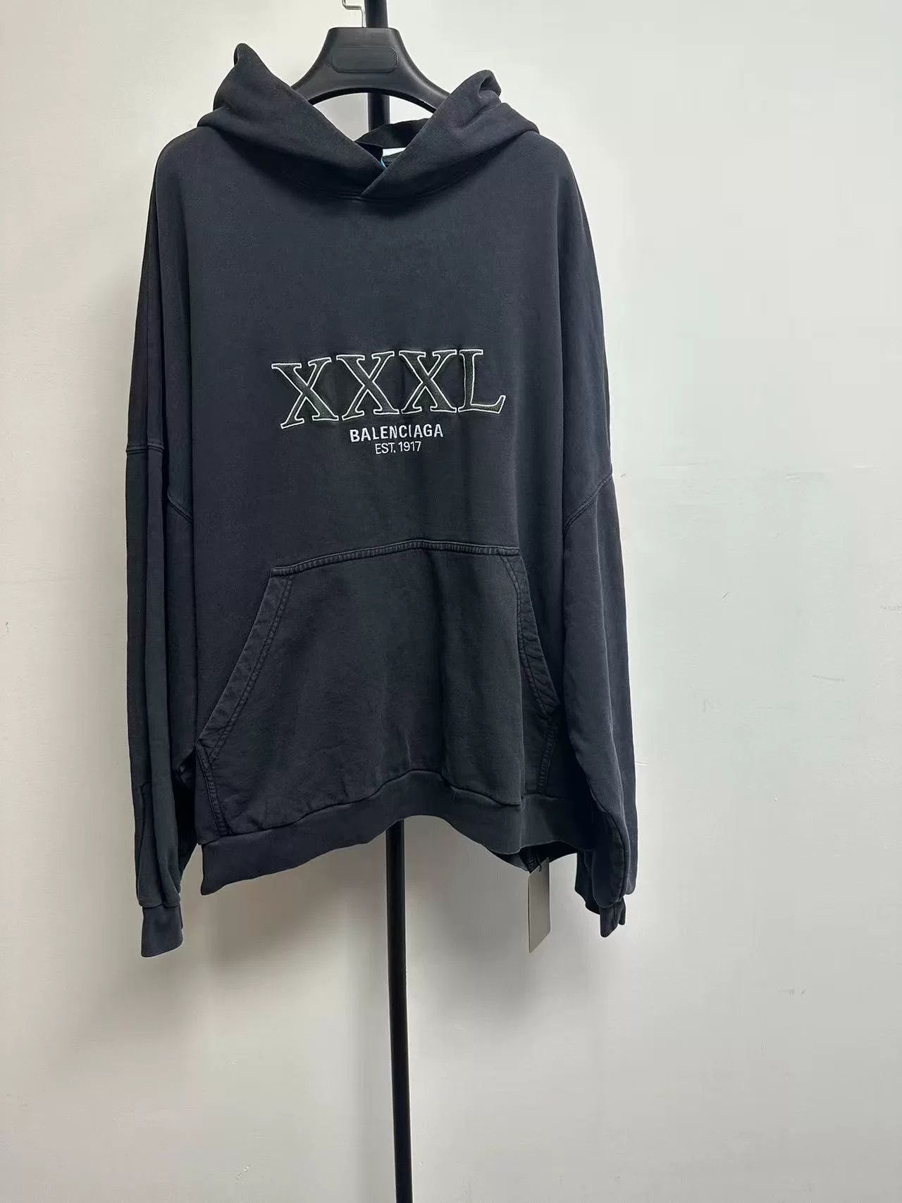 Balenciaga Balenciaga XXXL Logo Embroidered Hoodie Size 2 Size US M / EU 48-50 / 2 - 2 Thumbnail