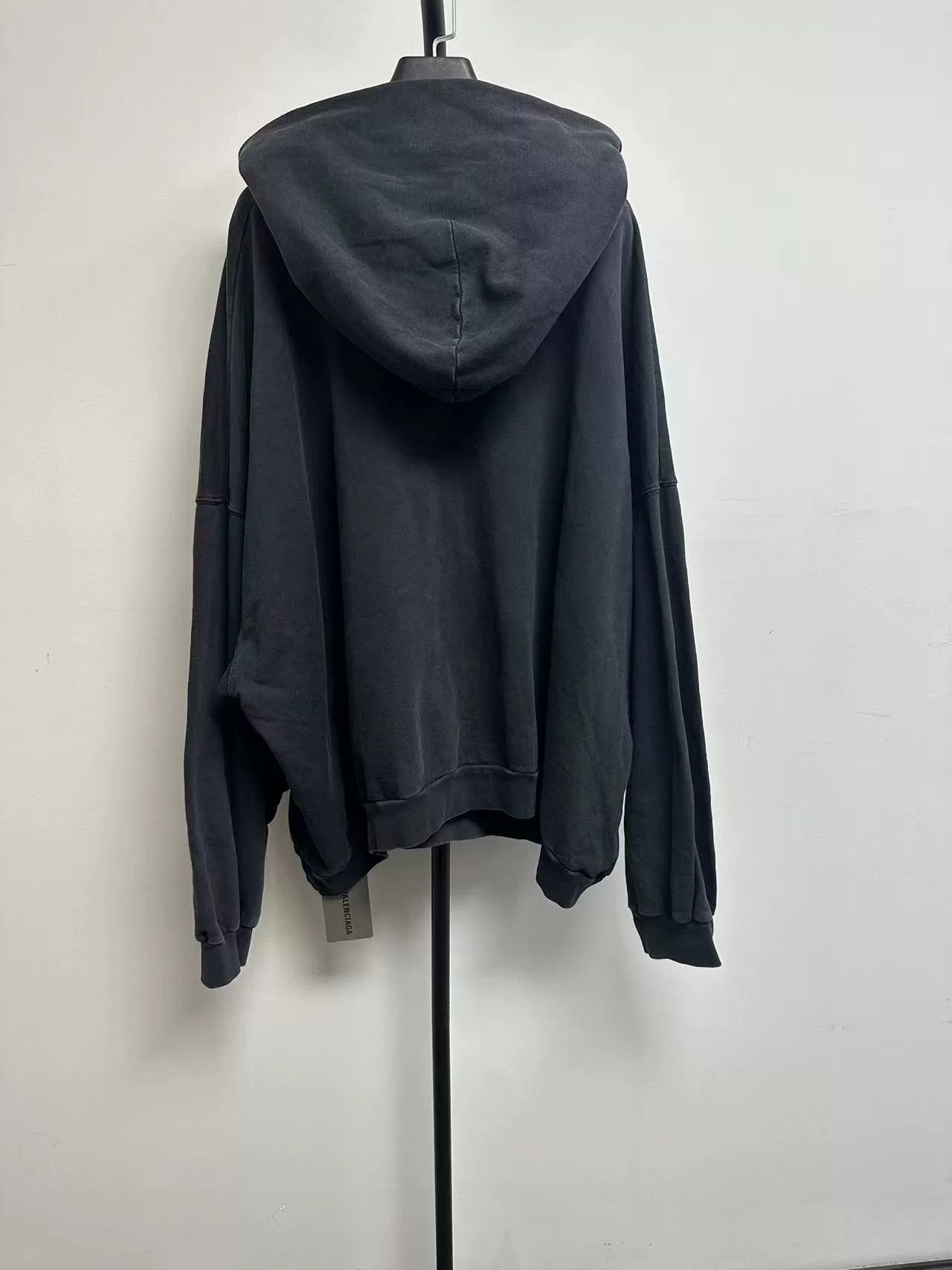 Balenciaga Balenciaga XXXL Logo Embroidered Hoodie Size 2 Size US M / EU 48-50 / 2 - 3 Thumbnail