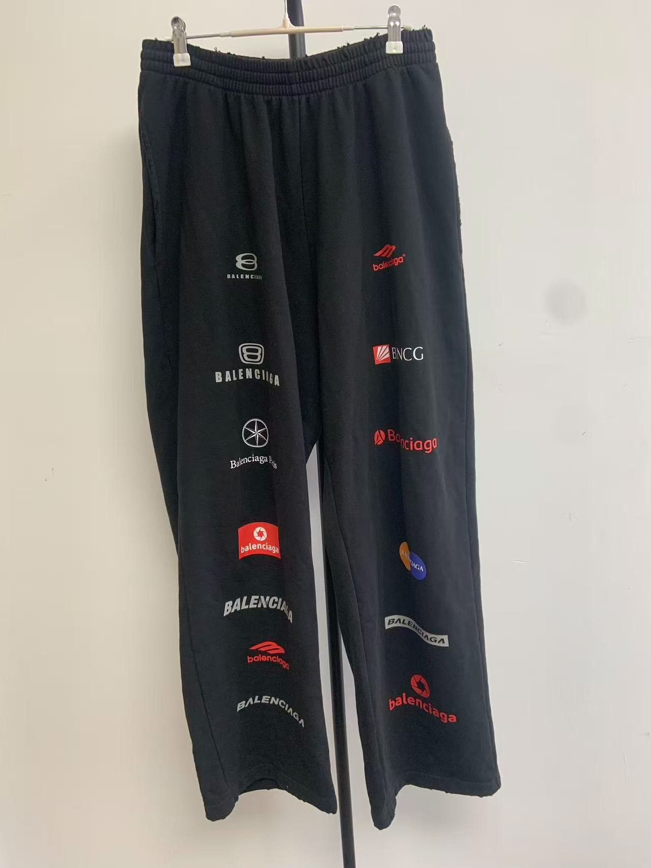 Balenciaga Balenciaga Multi Logo Print Sweatpants XS Size US 28 / EU 44 - 2 Thumbnail