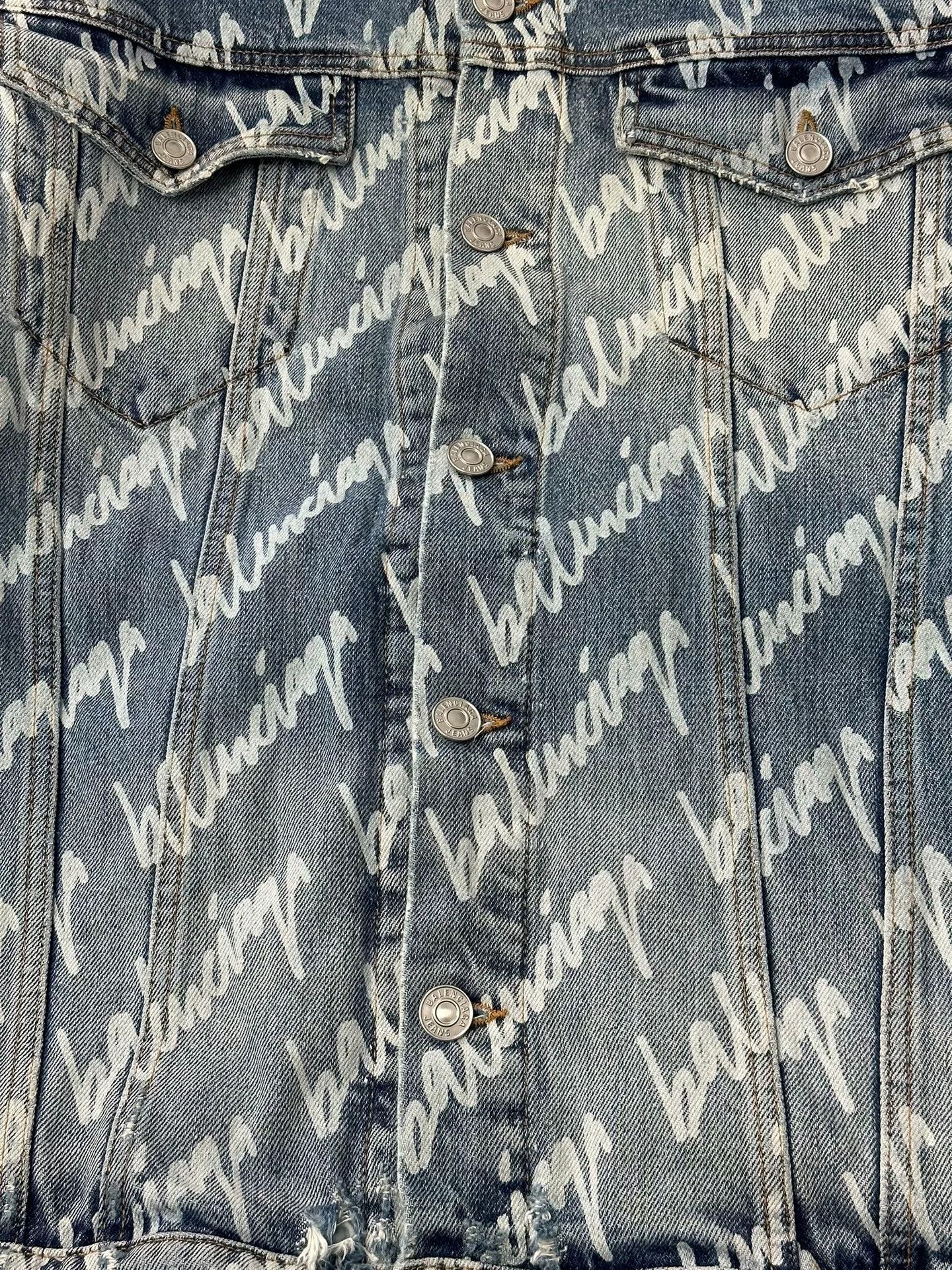 Balenciaga Balenciaga All-Over Script Logo Denim Jacket Size 2 Size US M / EU 48-50 / 2 - 4 Thumbnail