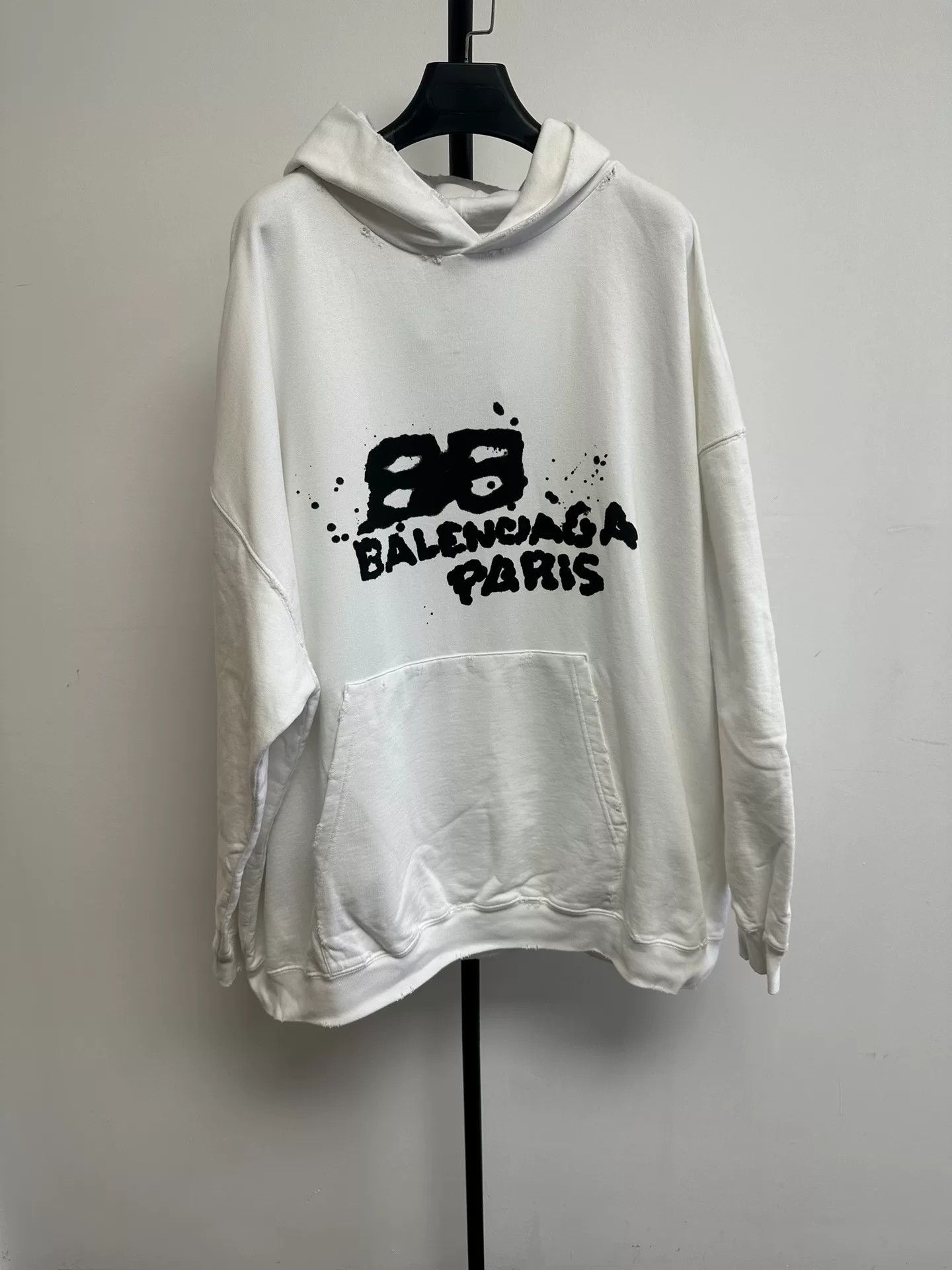 Balenciaga Balenciaga BB Graffiti Logo Hoodie M Size US M / EU 48-50 / 2 - 2 Thumbnail