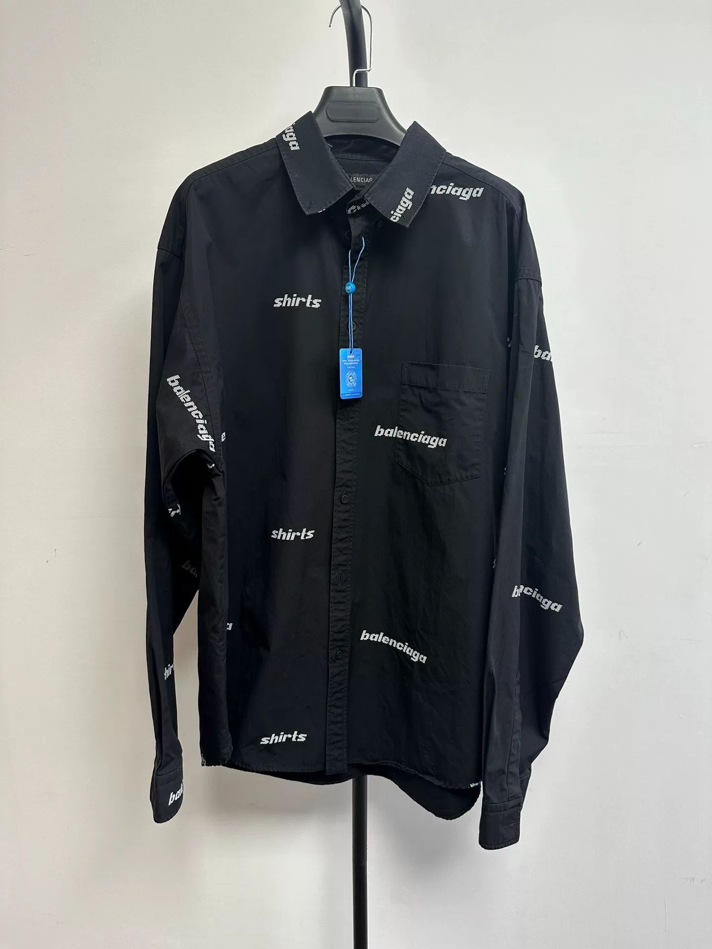 Balenciaga Balenciaga All-Over Logo Print Shirt Size 39 Size US M / EU 48-50 / 2 - 2 Thumbnail
