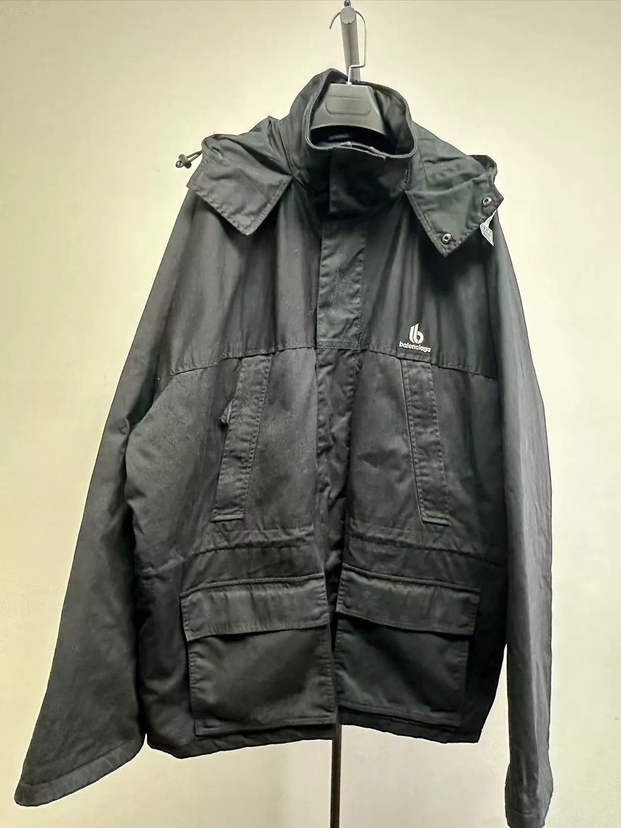 Balenciaga Balenciaga Embroidered Unifit Parka Size S Size US S / EU 44-46 / 1 - 2 Thumbnail