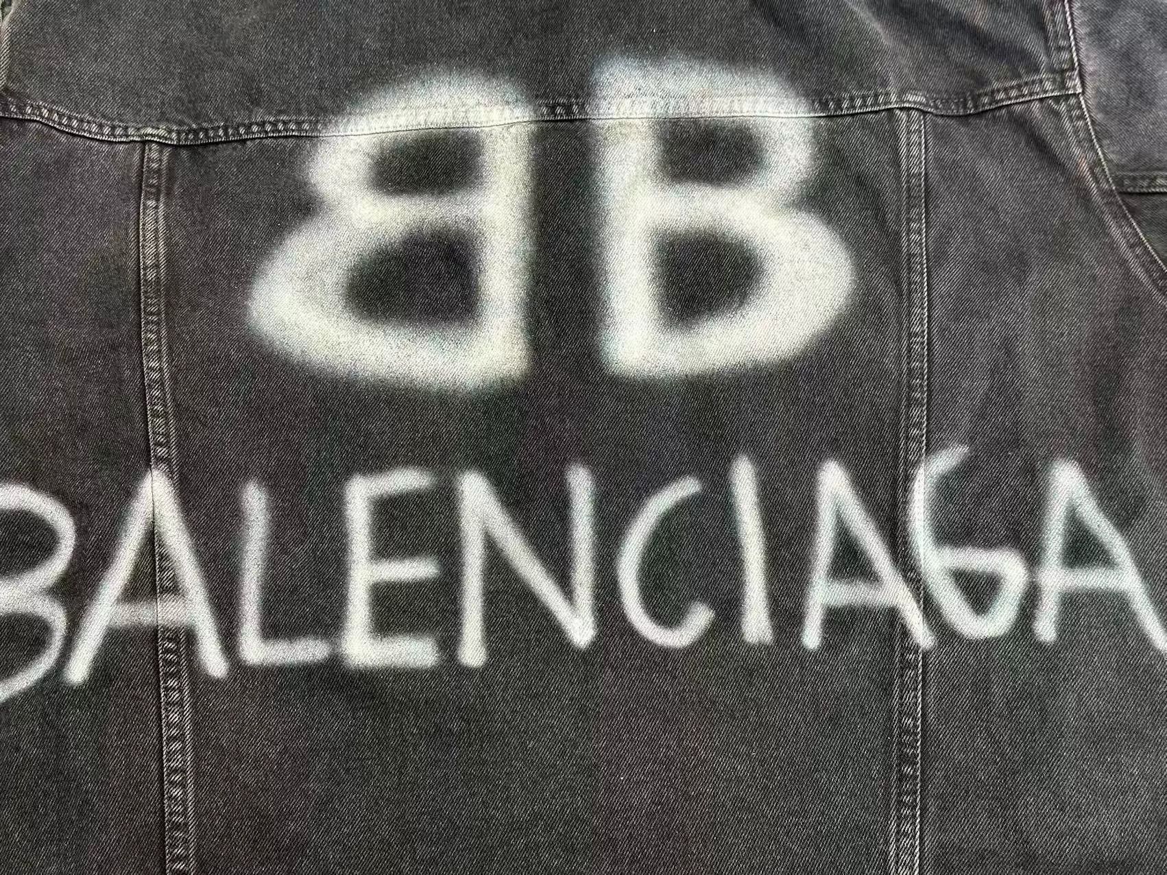 Balenciaga Balenciaga Spray Logo Denim Jacket Size M Size US M / EU 48-50 / 2 - 4 Thumbnail