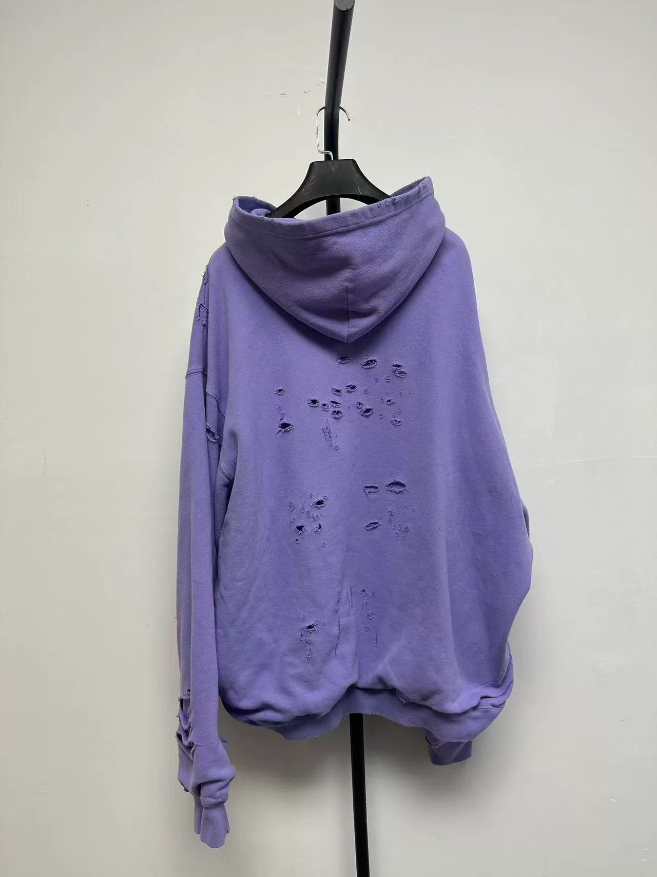 Balenciaga Balenciaga Distressed Logo Hoodie Purple XS Size US XS / EU 42 / 0 - 3 Thumbnail