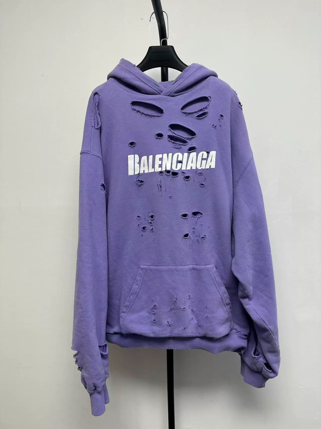 Balenciaga Balenciaga Distressed Logo Hoodie Purple XS Size US XS / EU 42 / 0 - 2 Thumbnail
