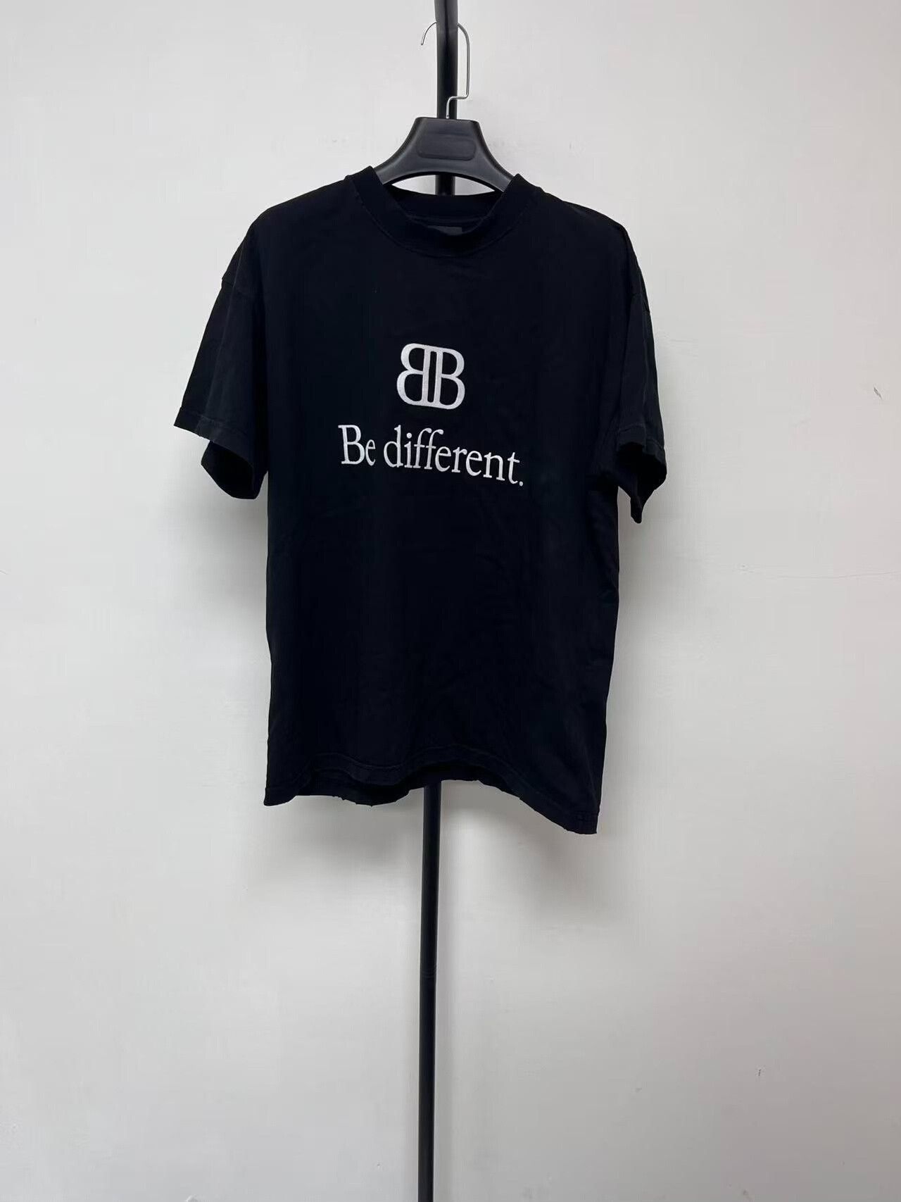 Balenciaga Balenciaga Be Different Logo T-Shirt M Size US M / EU 48-50 / 2 - 2 Thumbnail