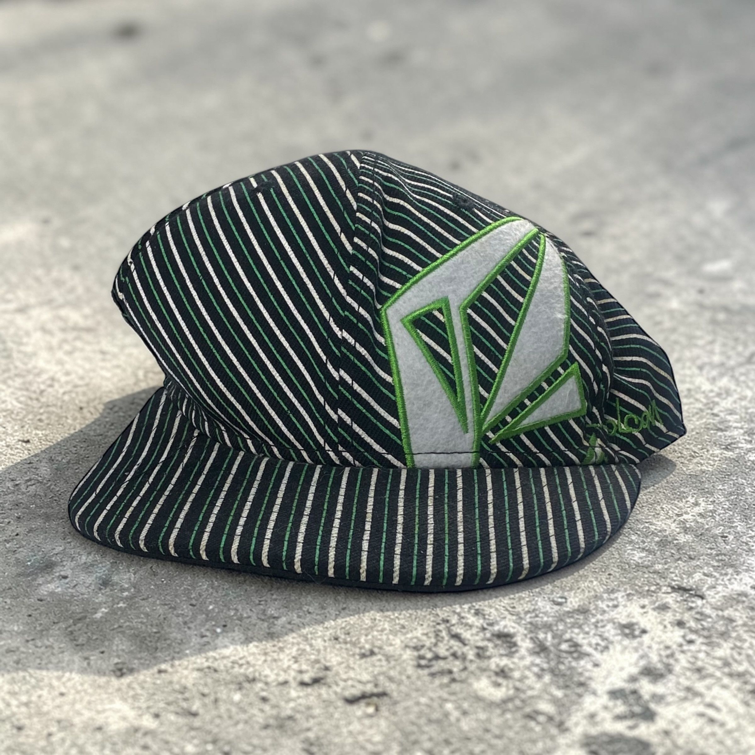 Volcom Volcom Hat Size 7 2/1 Size ONE SIZE - 3 Thumbnail
