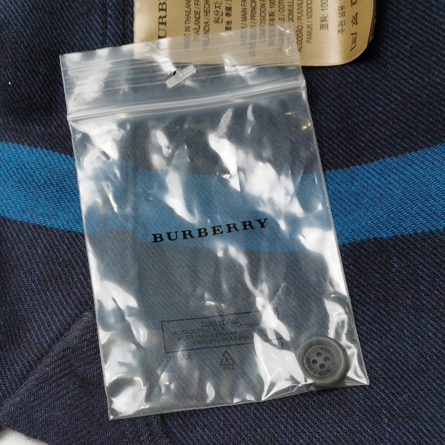 Burberry Burberry Men s Button Ups Size US S / EU 44-46 / 1 - 4 Thumbnail