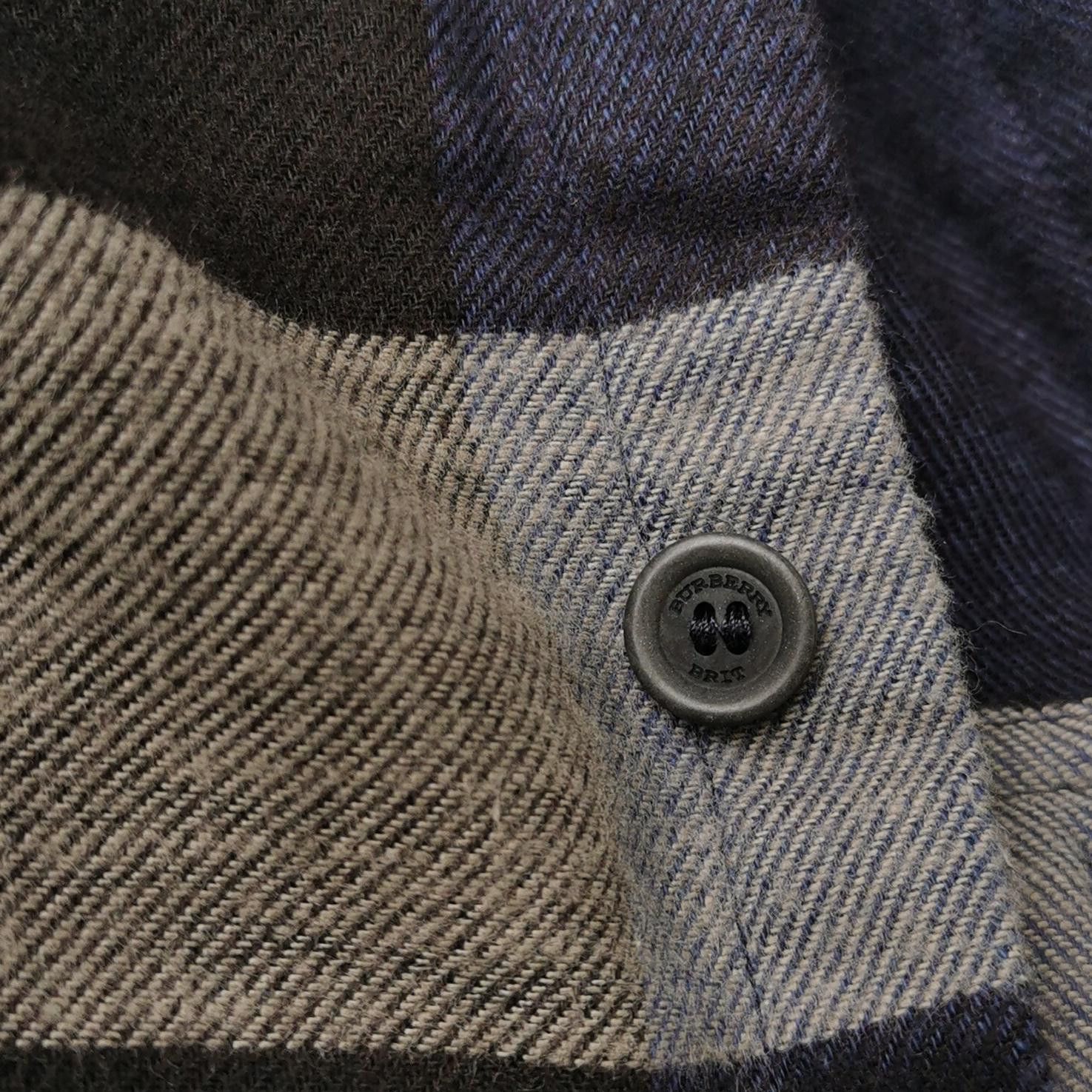 Burberry Burberry Men s Button Ups Size US S / EU 44-46 / 1 - 3 Thumbnail