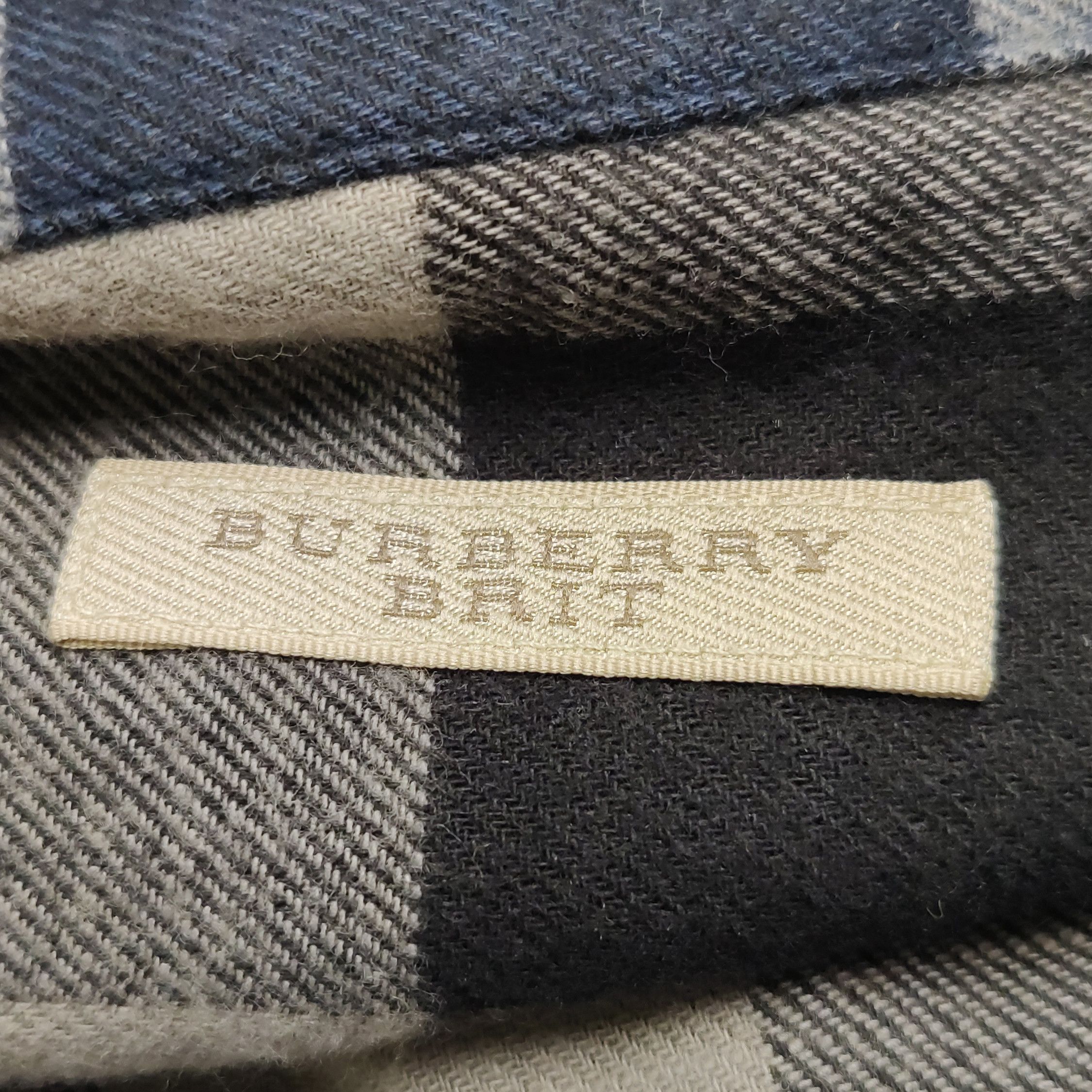 Burberry Burberry Men s Button Ups Size US S / EU 44-46 / 1 - 6 Thumbnail