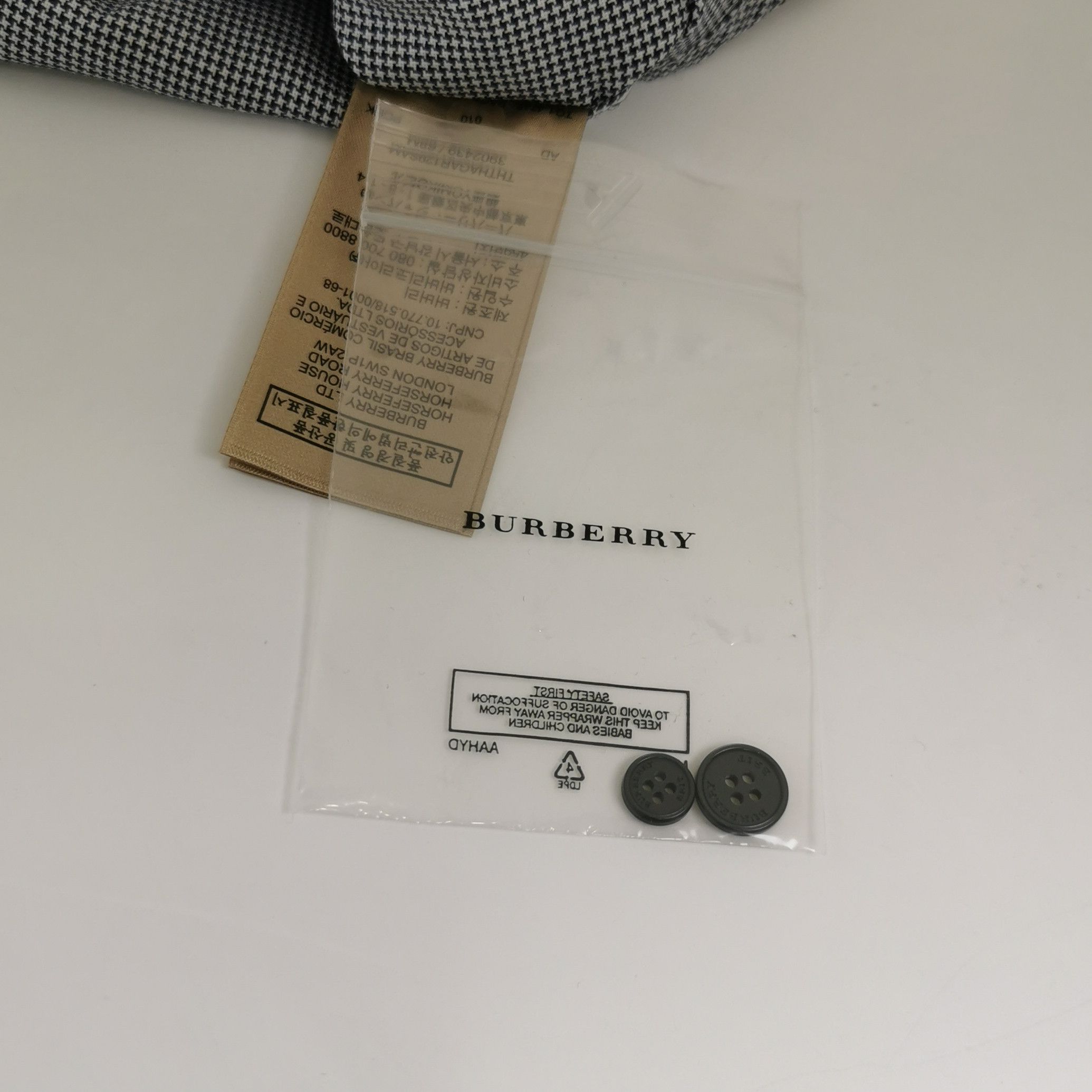 Burberry Burberry Men xs Button Ups Size US XS / EU 42 / 0 - 4 Thumbnail