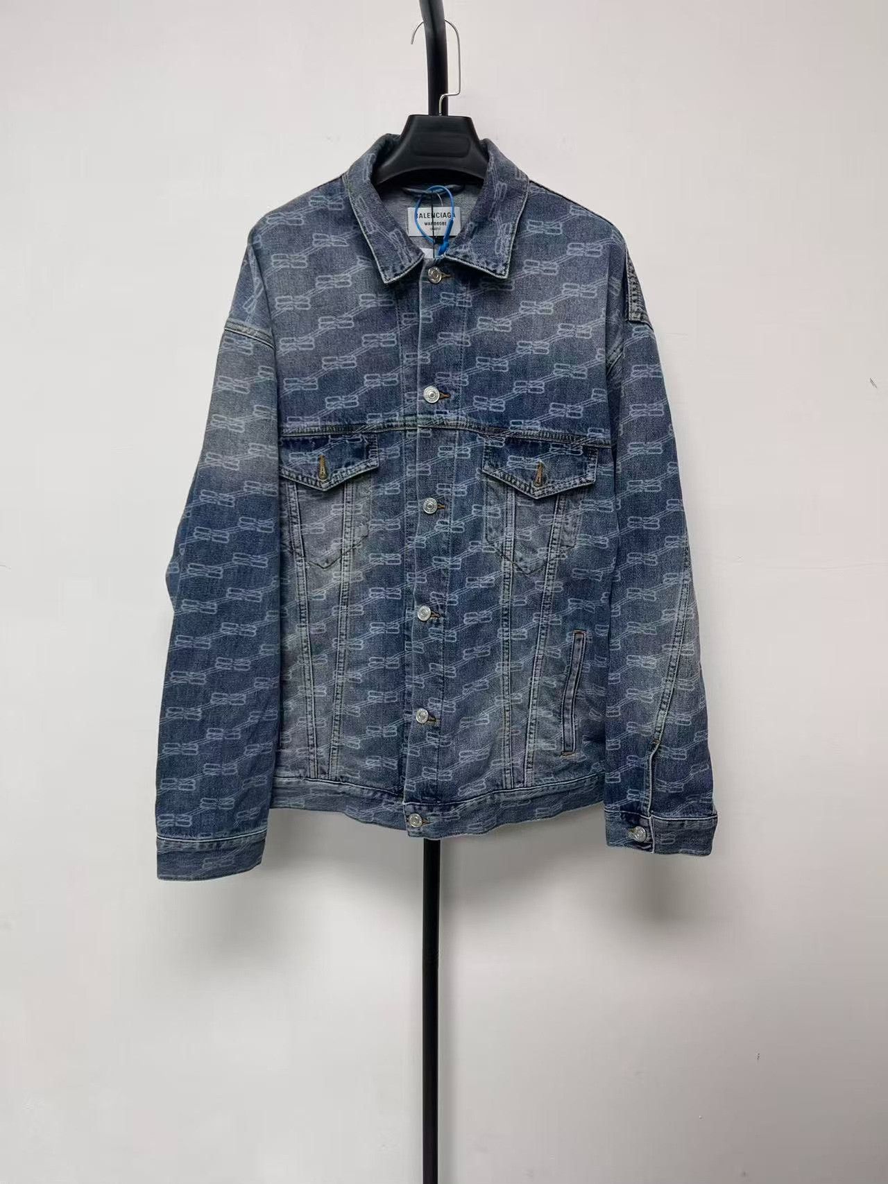 Balenciaga Balenciaga All-Over Logo Denim Jacket Size M Size US M / EU 48-50 / 2 - 2 Thumbnail