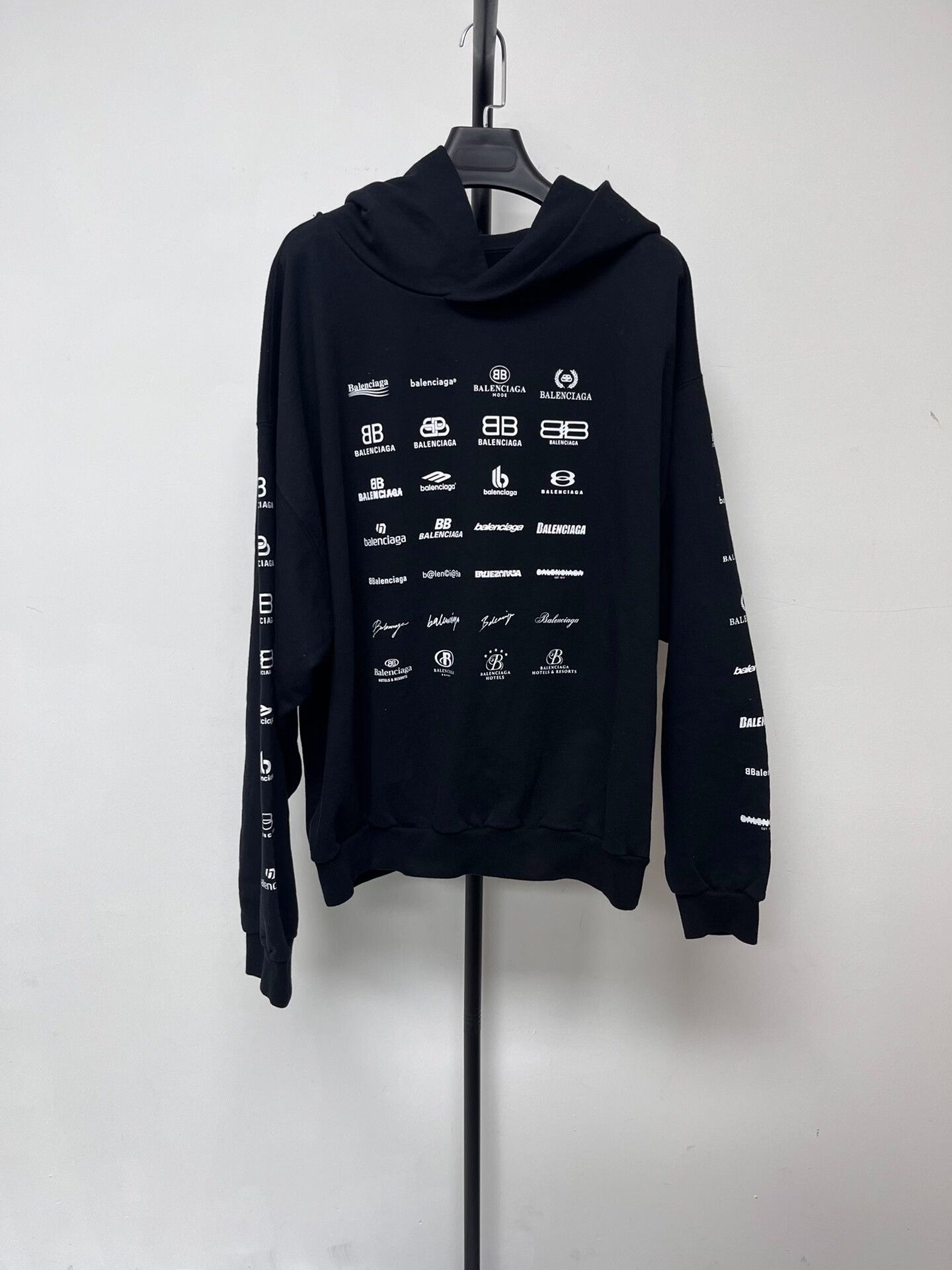 Balenciaga Balenciaga Multi Logo Print Hoodie Size M Size US M / EU 48-50 / 2 - 2 Thumbnail