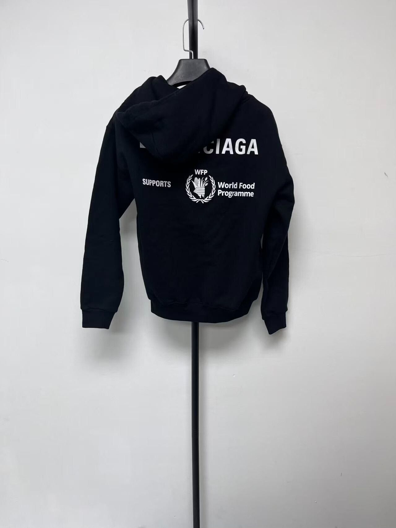 Balenciaga Balenciaga x WFP Logo Print Hoodie Size S Size US S / EU 44-46 / 1 - 3 Thumbnail