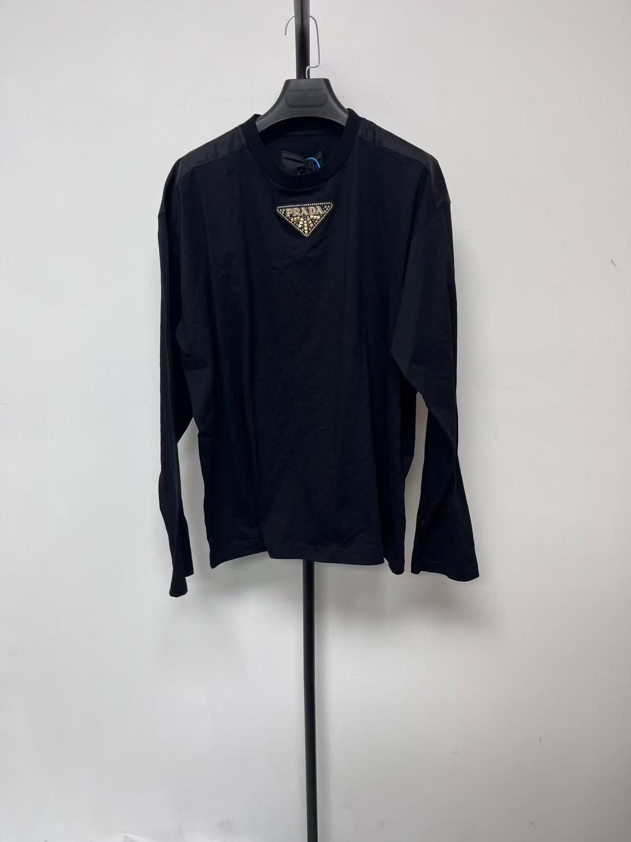 Prada Prada Studded Triangle Logo Long Sleeve T-Shirt Size M Size US M / EU 48-50 / 2 - 2 Thumbnail