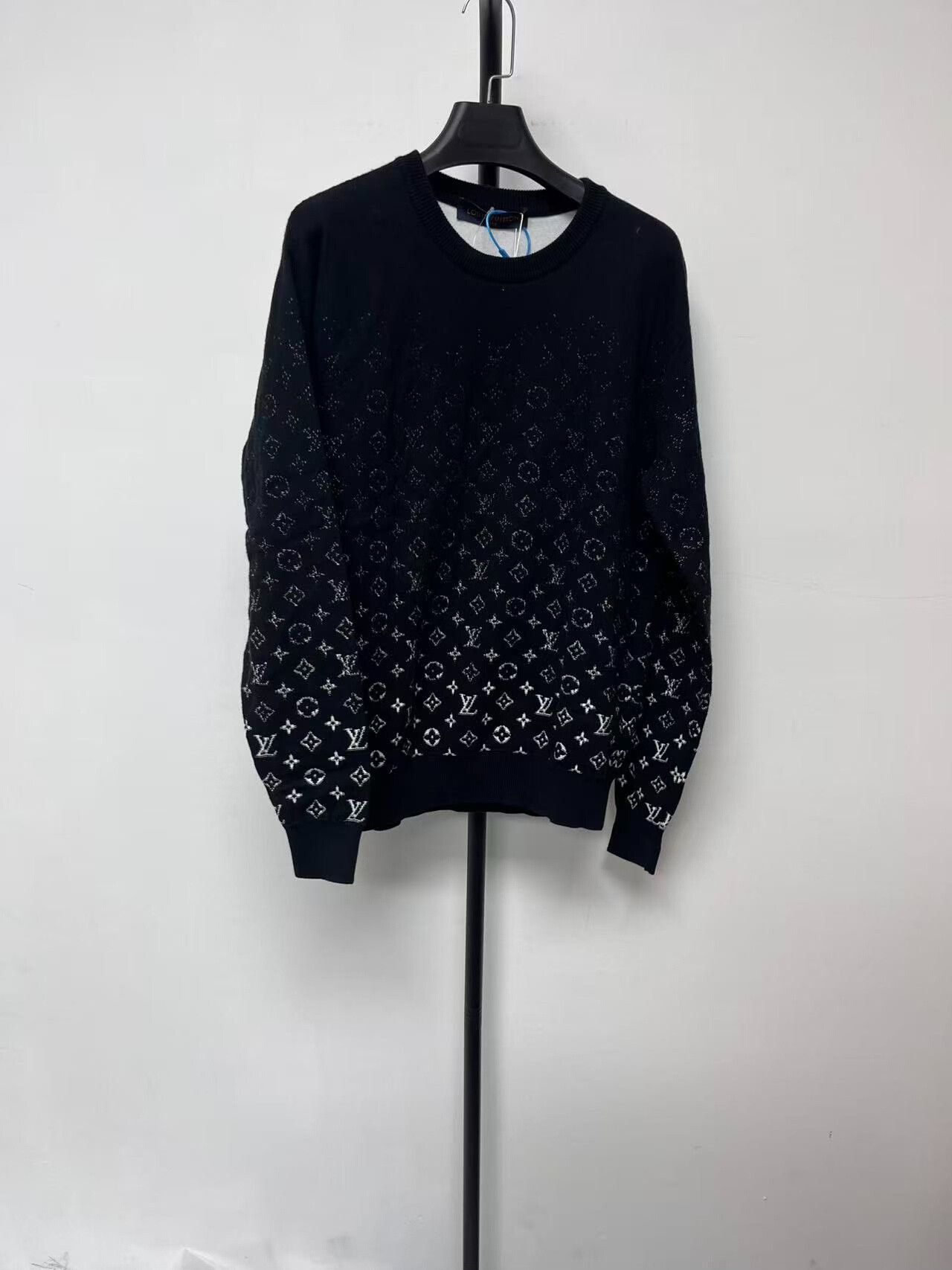 Louis Vuitton Louis Vuitton Monogram Gradient Sweater Size M Size US M / EU 48-50 / 2 - 2 Thumbnail