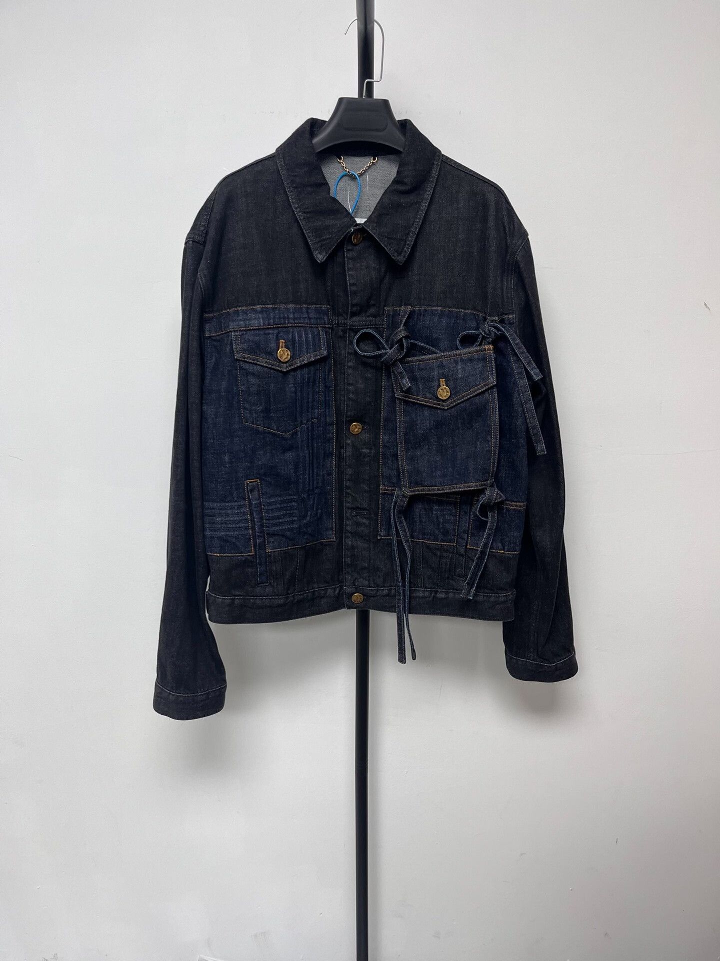 Louis Vuitton Louis Vuitton Contrast Bow Denim Jacket 52 Size US L / EU 52-54 / 3 - 2 Thumbnail