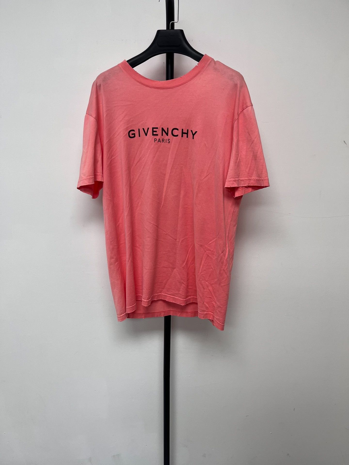 Givenchy Givenchy Pink Logo Print T-Shirt XS Size XS / US 0-2 / IT 36-38 - 2 Thumbnail