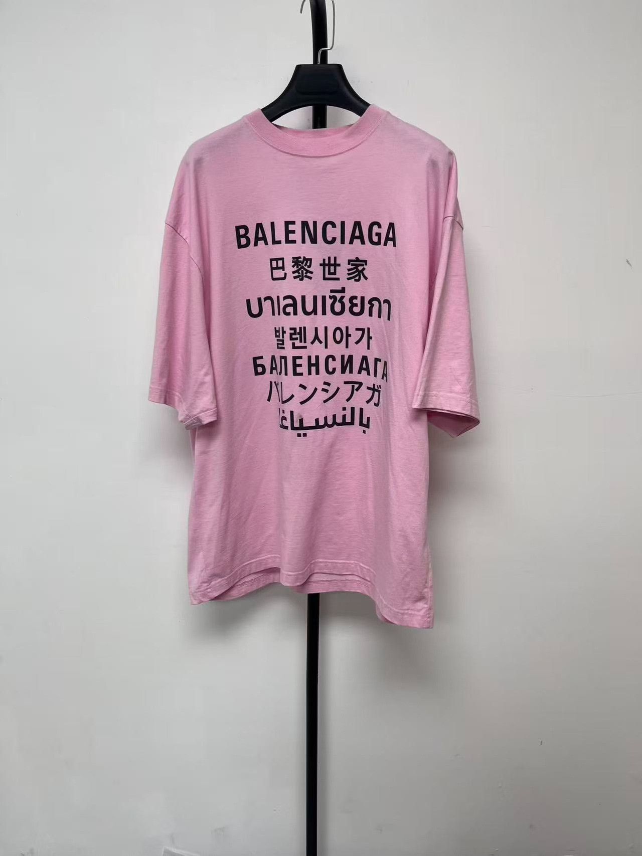 Balenciaga Balenciaga Multilingual Logo T-Shirt Size S Size S / US 4 / IT 40 - 2 Thumbnail