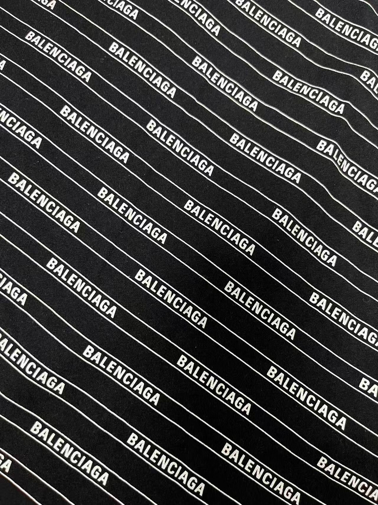 Balenciaga Balenciaga All-Over Logo Print T-Shirt M Size US M / EU 48-50 / 2 - 4 Thumbnail