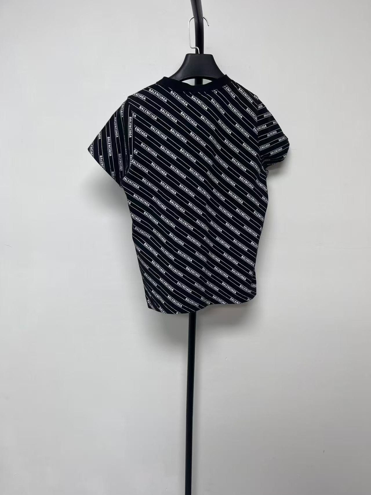 Balenciaga Balenciaga All-Over Logo Print T-Shirt M Size US M / EU 48-50 / 2 - 3 Thumbnail