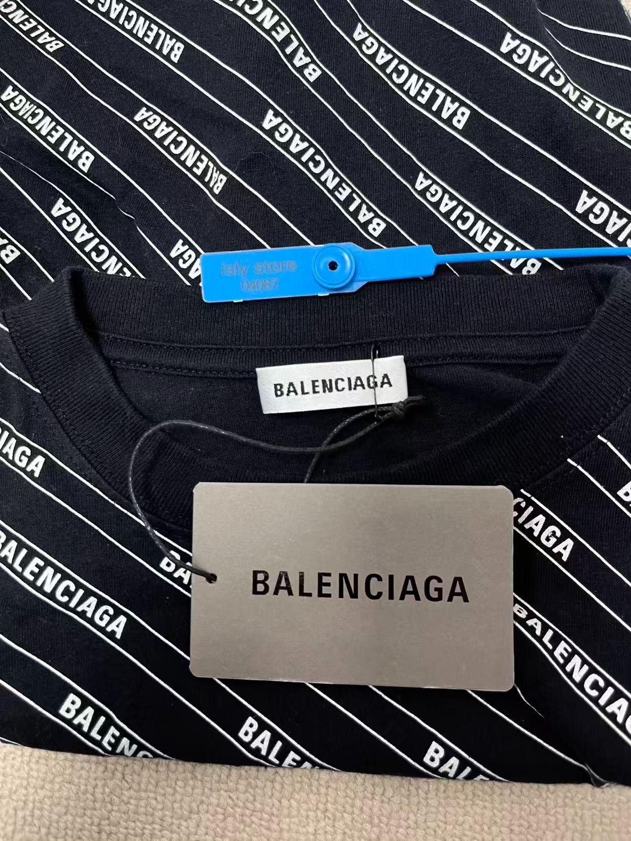 Balenciaga Balenciaga All-Over Logo Print T-Shirt M Size US M / EU 48-50 / 2 - 5 Thumbnail