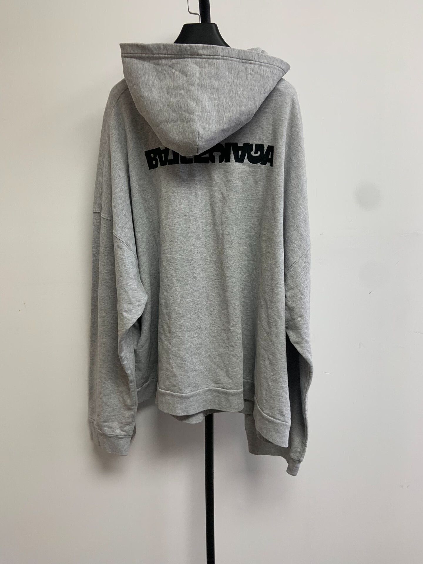 Balenciaga Balenciaga Inverted Logo Hoodie Size 5 Size US XXL / EU 58 / 5 - 3 Thumbnail