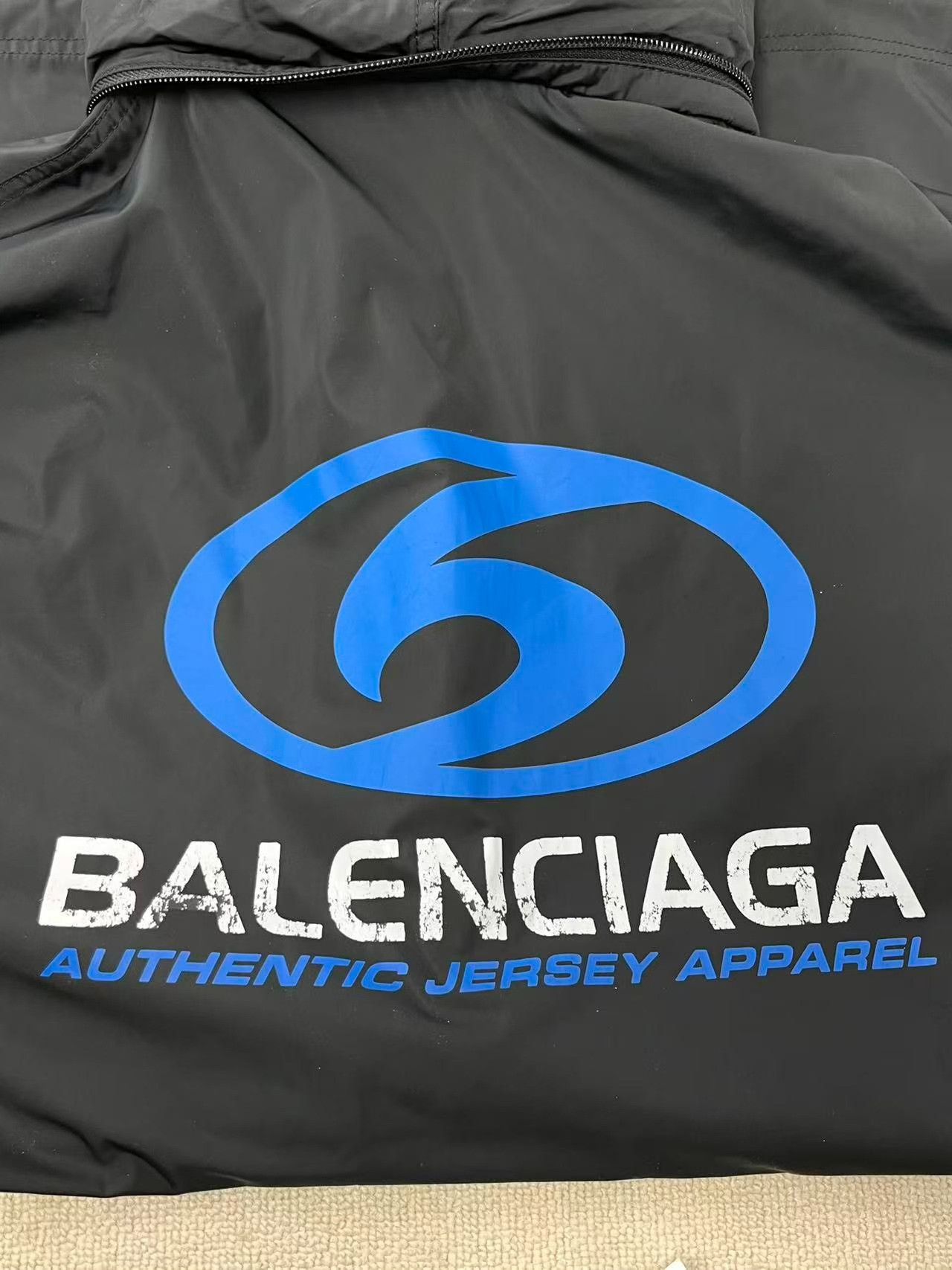 Balenciaga Balenciaga Logo Print Hooded Windbreaker XXS Size US XXS / EU 40 - 4 Thumbnail