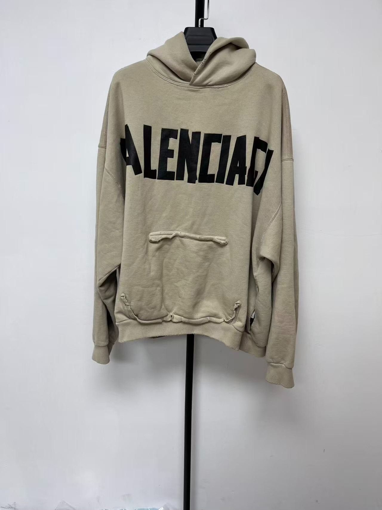 Balenciaga Balenciaga Tape Logo Hoodie XL Size US XL / EU 56 / 4 - 2 Thumbnail