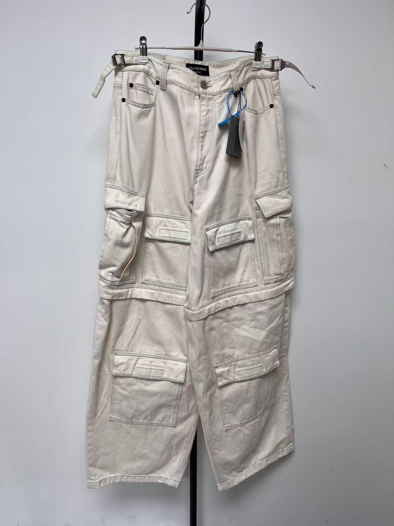Balenciaga Balenciaga Multi-Pocket Cargo Denim Size 30 Size US 30 / EU 46 - 2 Thumbnail