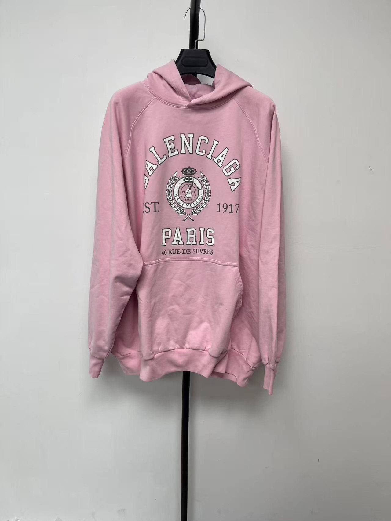 Balenciaga Balenciaga Crest Logo Pink Hoodie Size 1 Size S / US 4 / IT 40 - 2 Thumbnail
