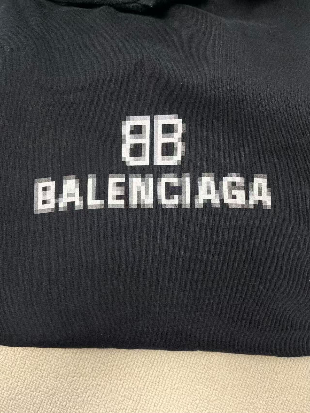 Balenciaga Balenciaga Pixel BB Logo Hoodie Size S Size US S / EU 44-46 / 1 - 4 Thumbnail