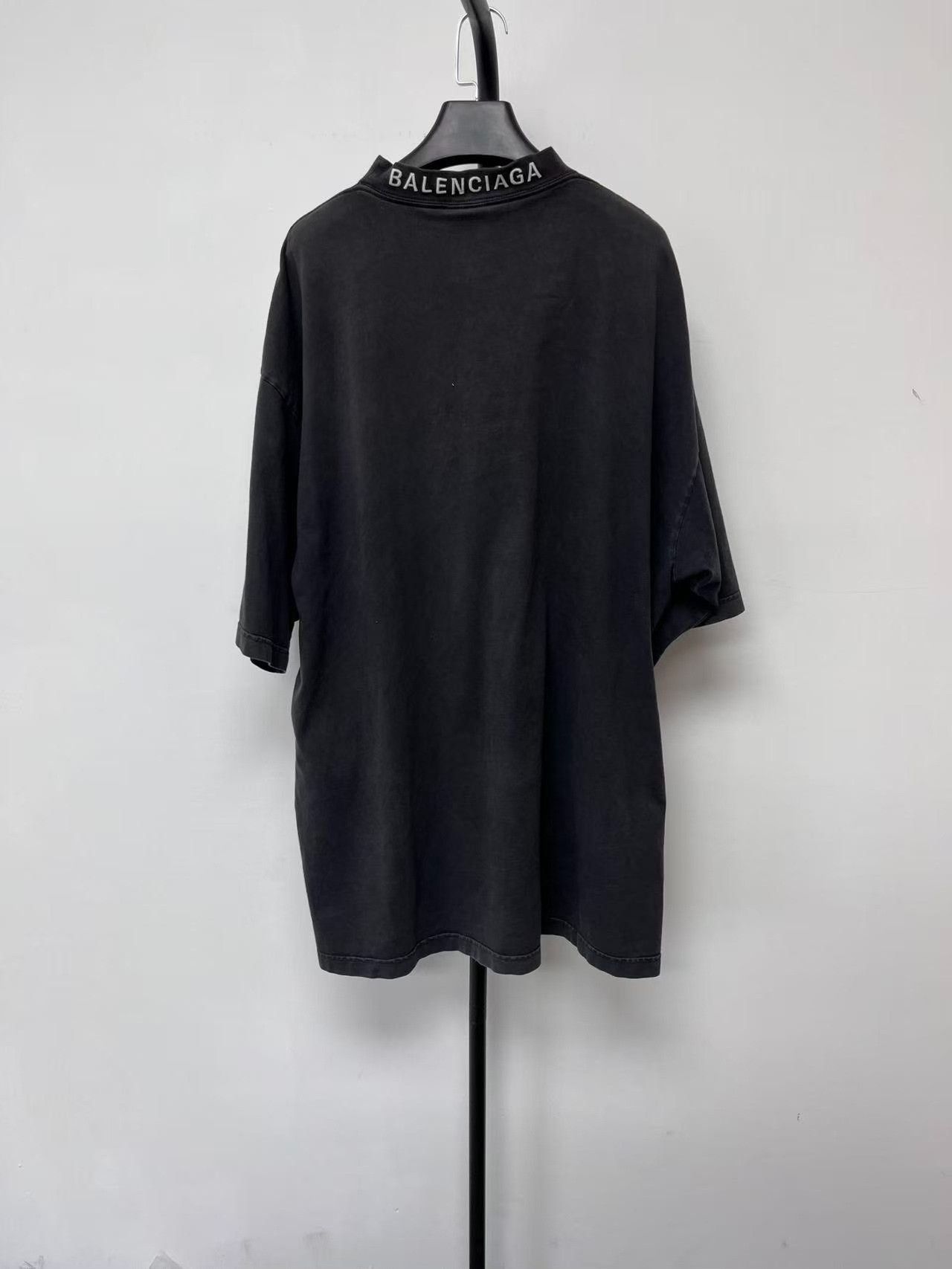 Balenciaga Balenciaga Heart Print T-Shirt Size S Size US S / EU 44-46 / 1 - 3 Thumbnail