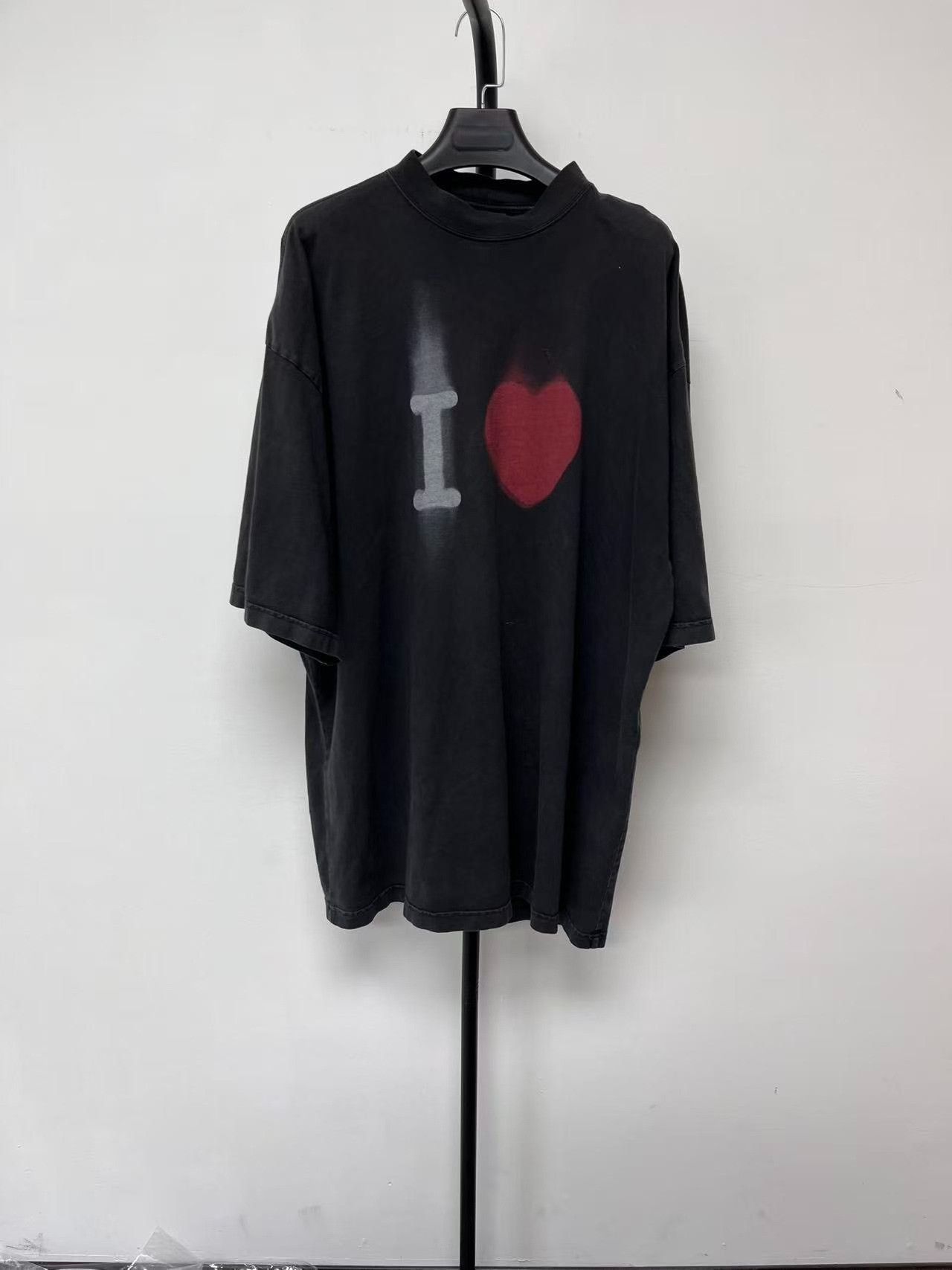 Balenciaga Balenciaga Heart Print T-Shirt Size S Size US S / EU 44-46 / 1 - 2 Thumbnail