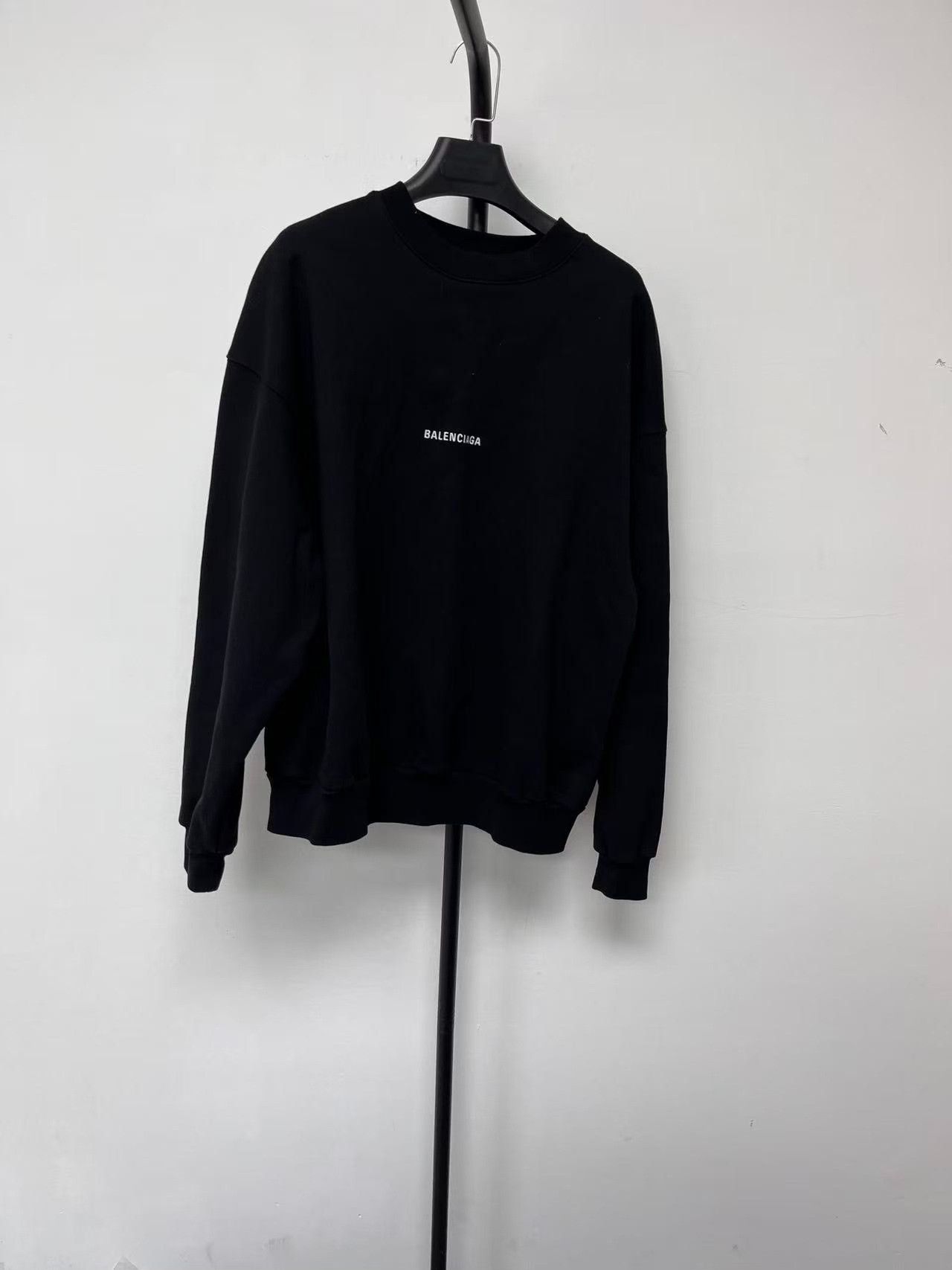 Balenciaga Balenciaga Logo Graphic Sweatshirt Size S Size US S / EU 44-46 / 1 - 2 Thumbnail