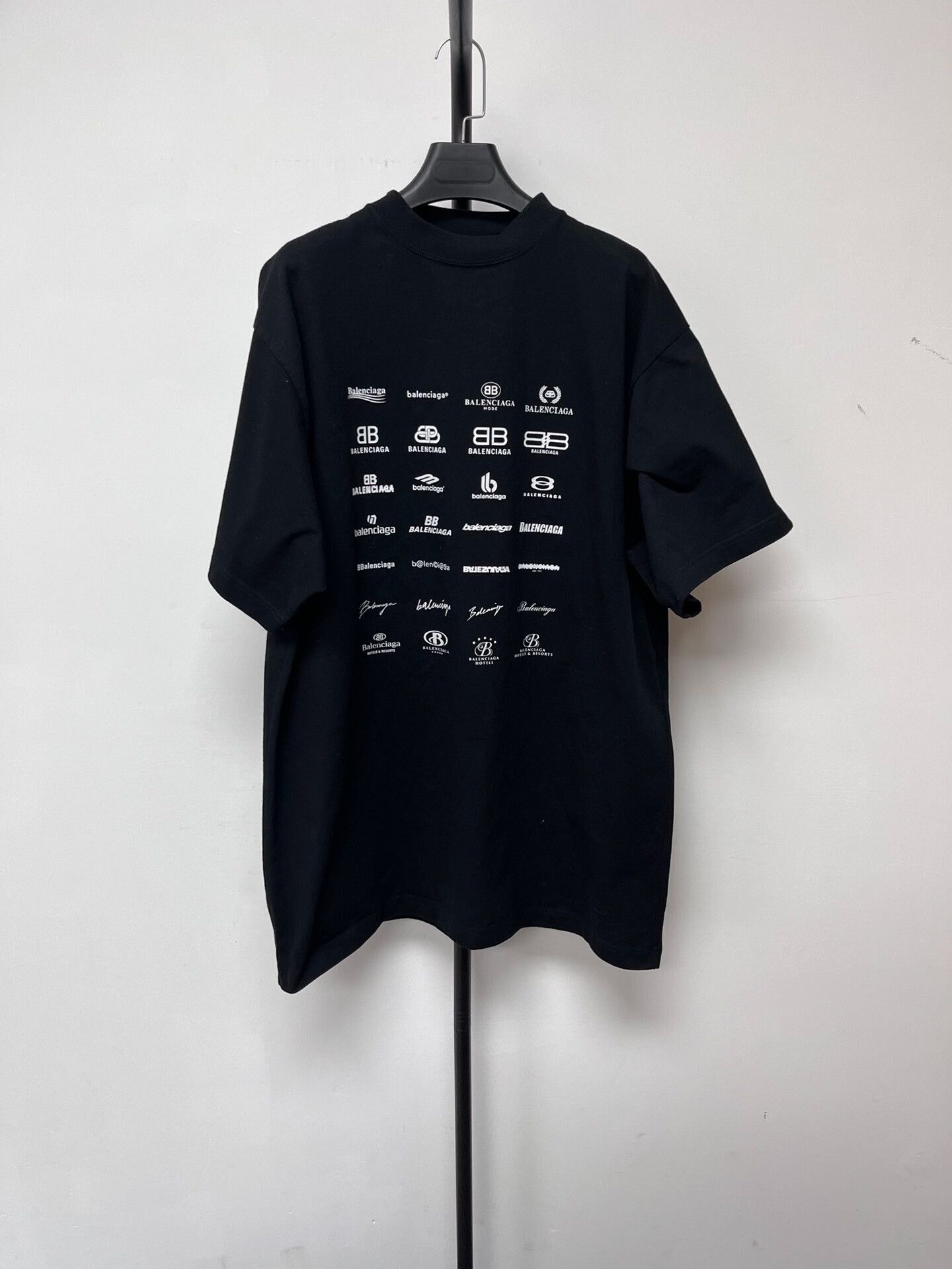 Balenciaga Balenciaga Multi Logo Graphic T-Shirt Size 1 Size US S / EU 44-46 / 1 - 2 Thumbnail