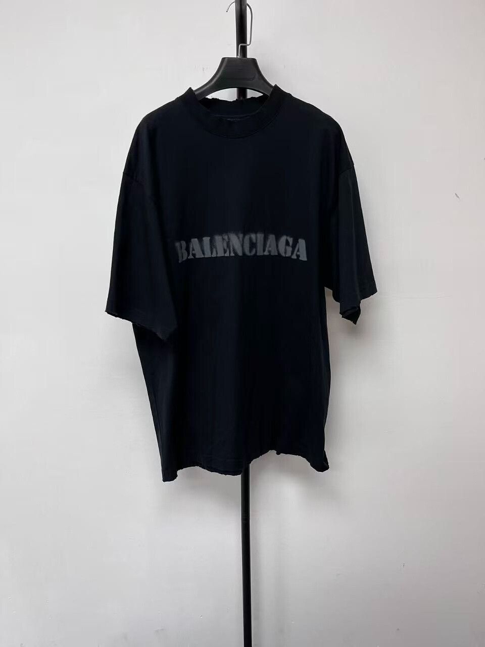 Balenciaga Balenciaga Spray Logo T-Shirt Size M Size US M / EU 48-50 / 2 - 3 Thumbnail