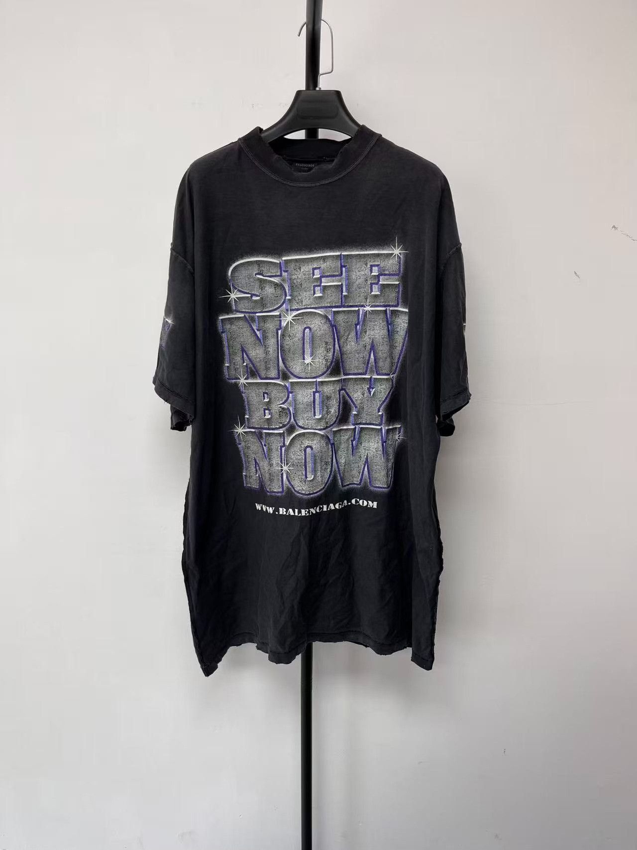 Balenciaga Balenciaga Distressed See Now Buy Now T-Shirt 3 Size US L / EU 52-54 / 3 - 2 Thumbnail