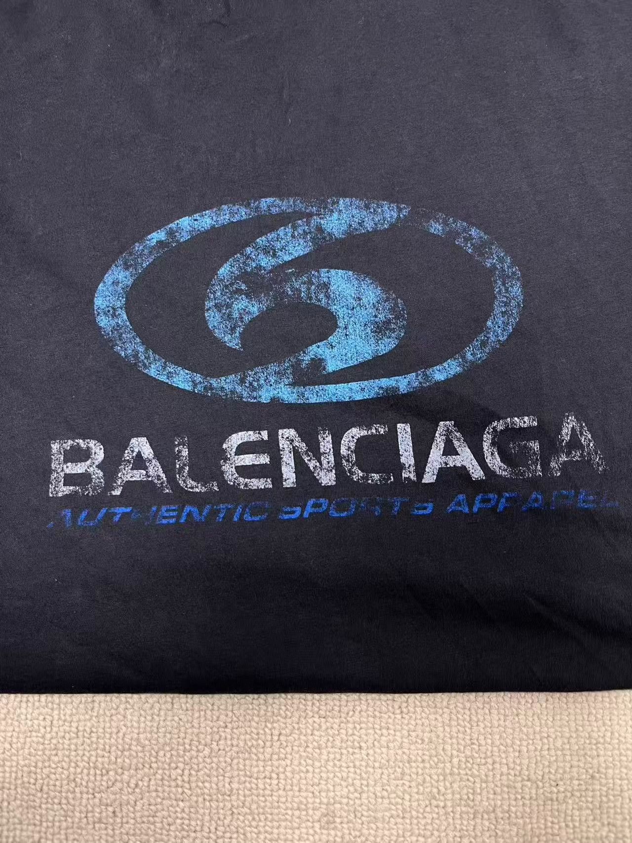 Balenciaga Balenciaga Graphic Print Long Sleeve T-Shirt Size 1 Size US S / EU 44-46 / 1 - 4 Thumbnail